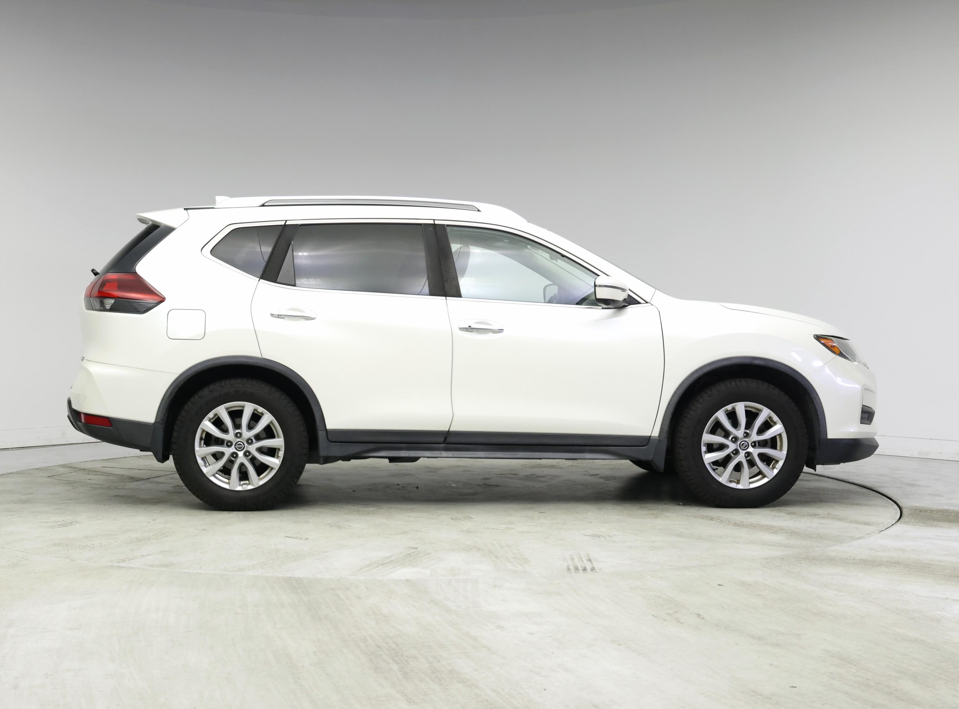 Thumbnail: 2018 Nissan Rogue - 7