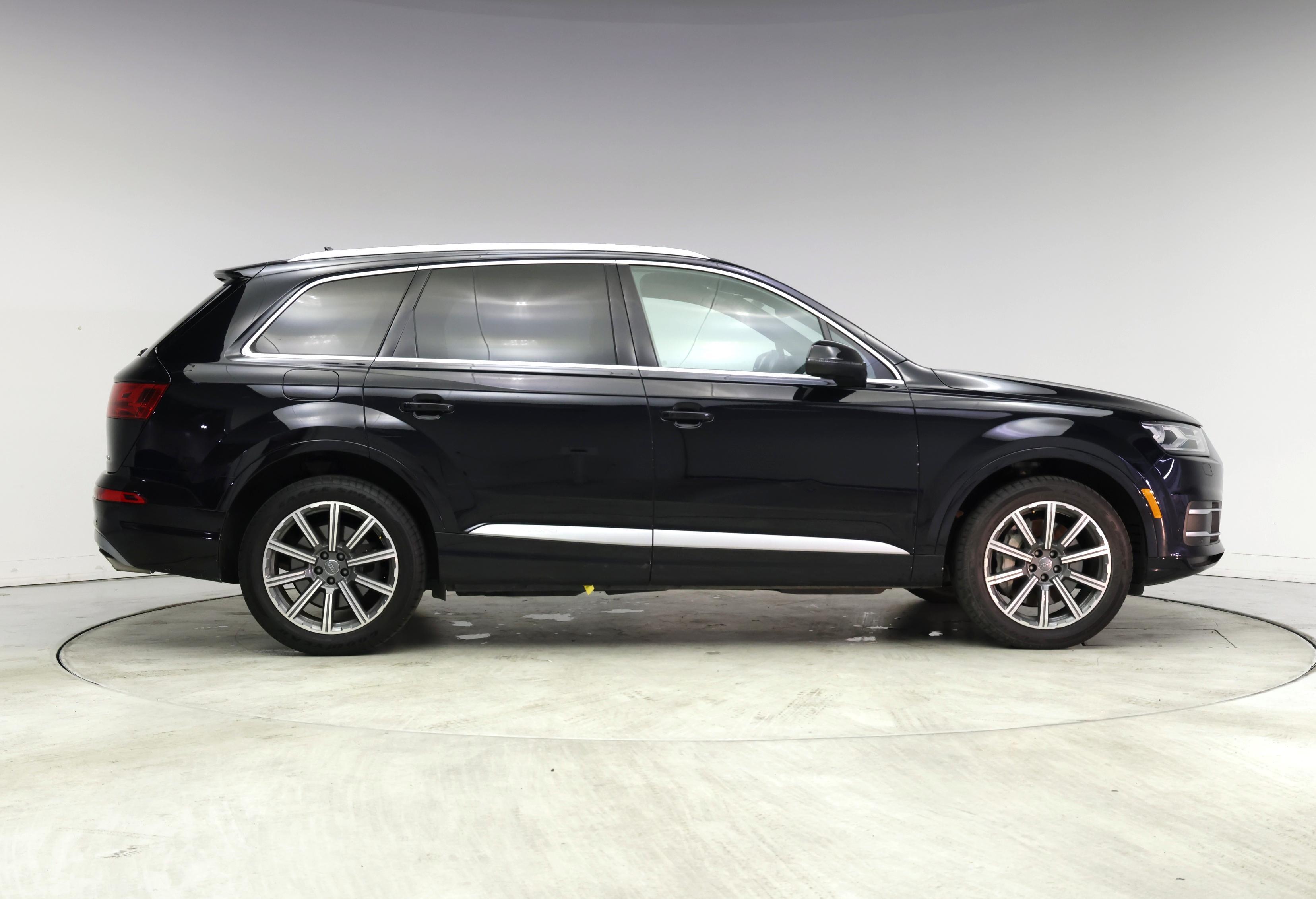 Thumbnail: 2017 Audi Q7 - 7