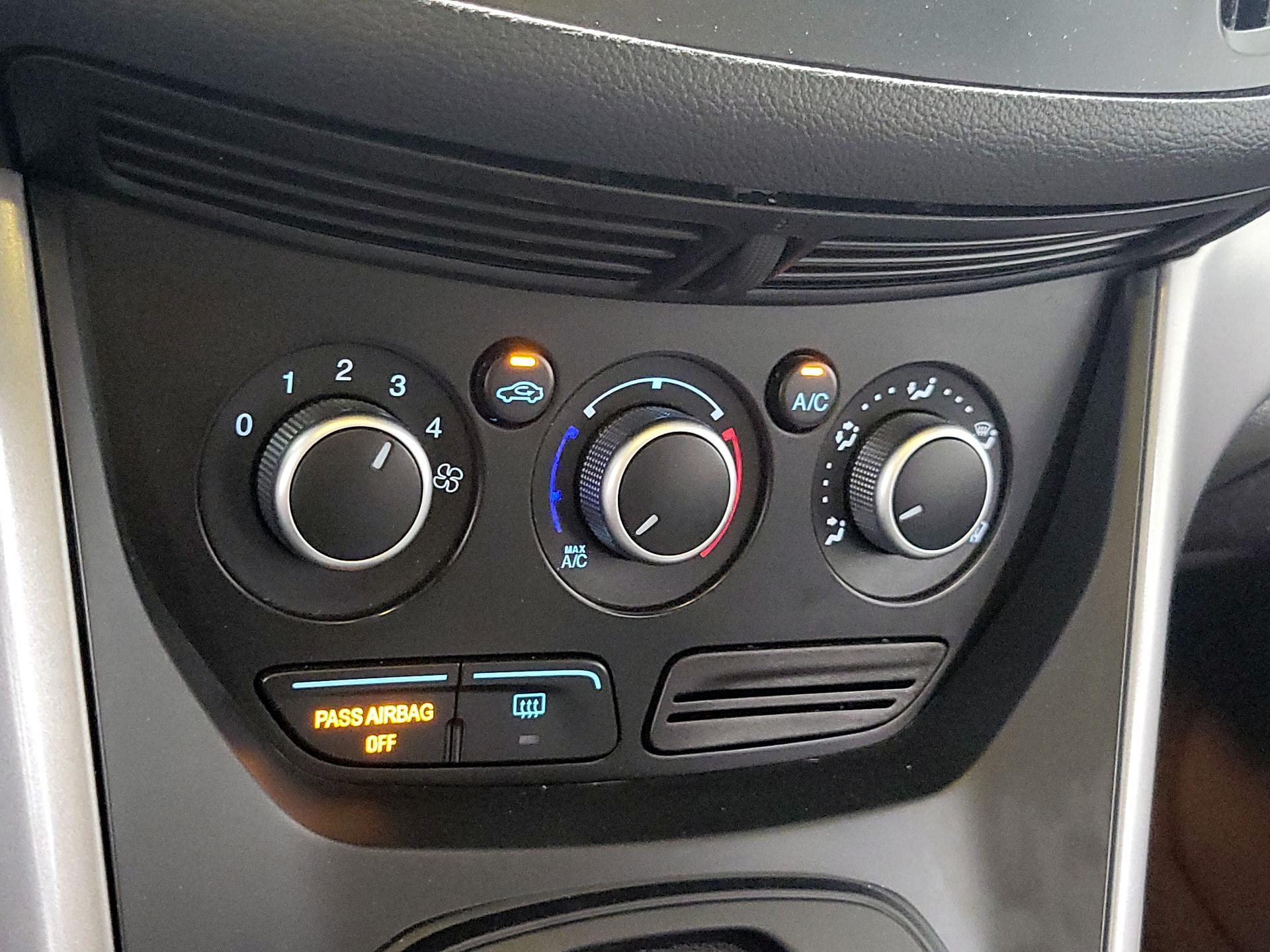 Thumbnail: 2016 Ford Escape - 15