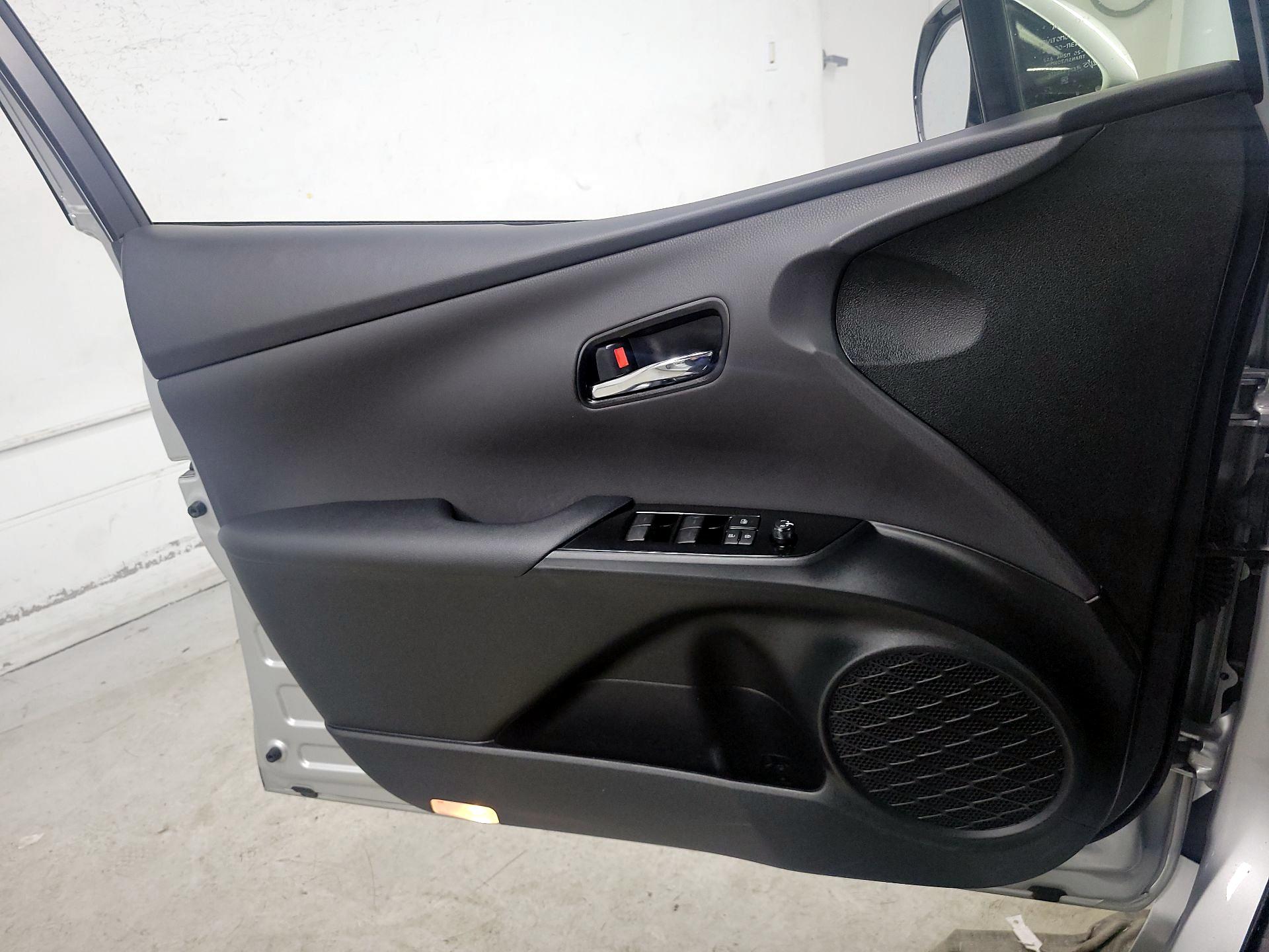 Thumbnail: 2019 Toyota Prius Prime - 12