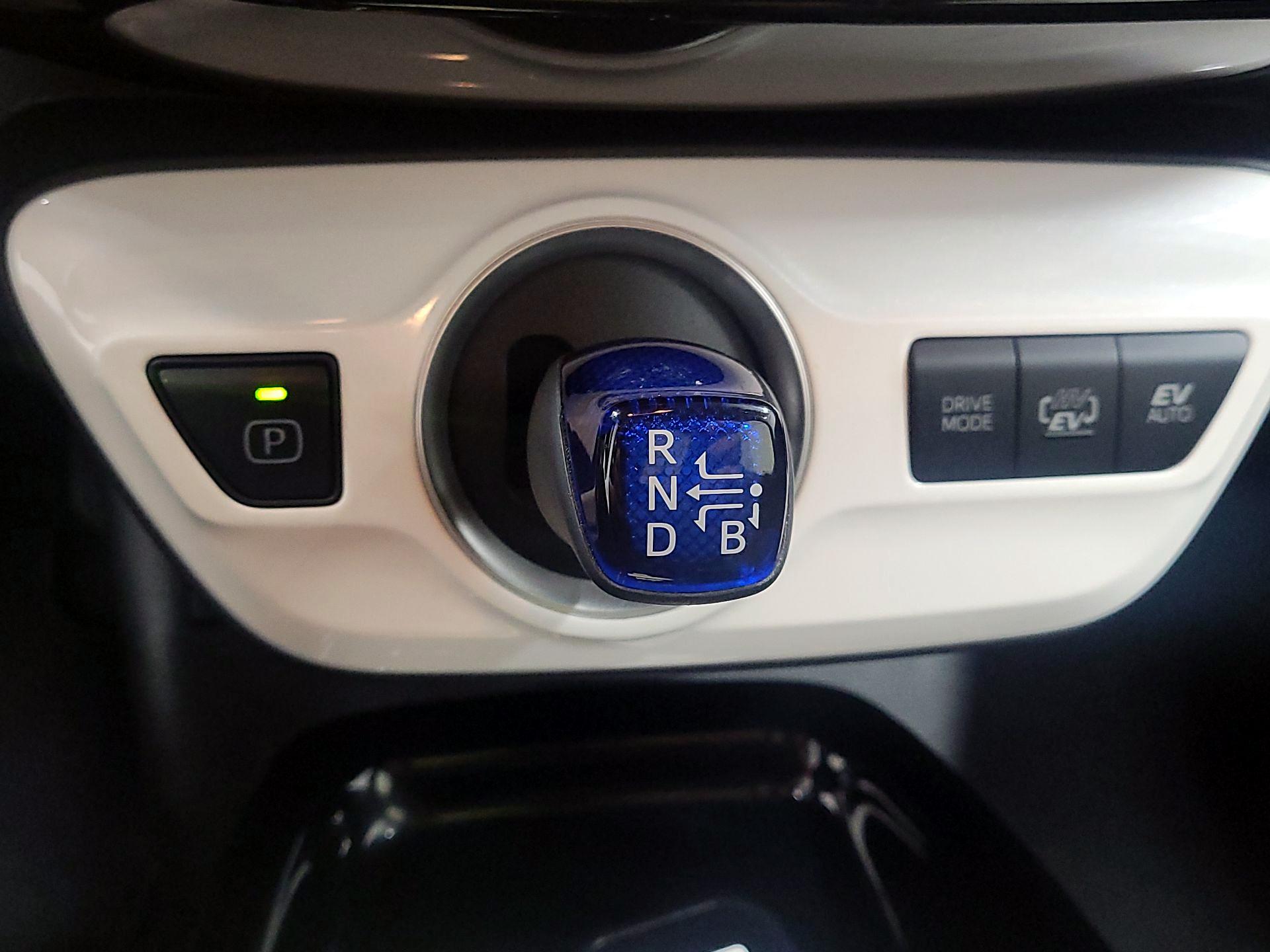 Thumbnail: 2019 Toyota Prius Prime - 18