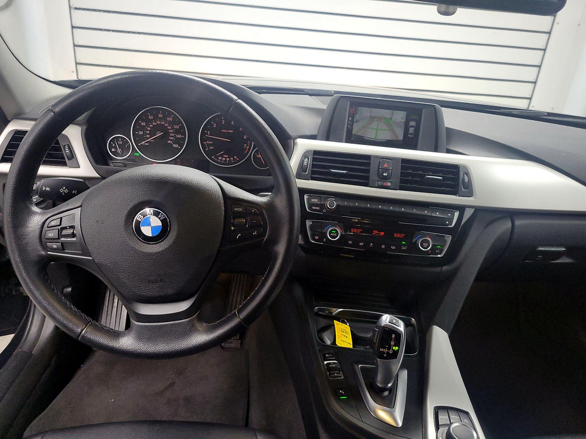 Thumbnail: 2016 BMW 3 Series - 9