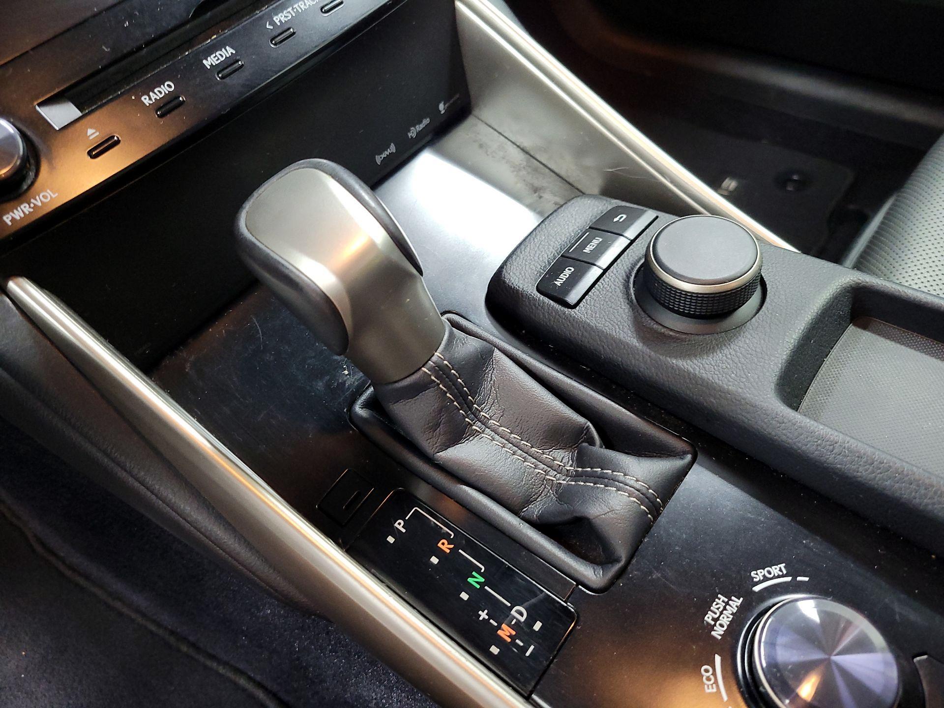 Thumbnail: 2014 Lexus IS - 17