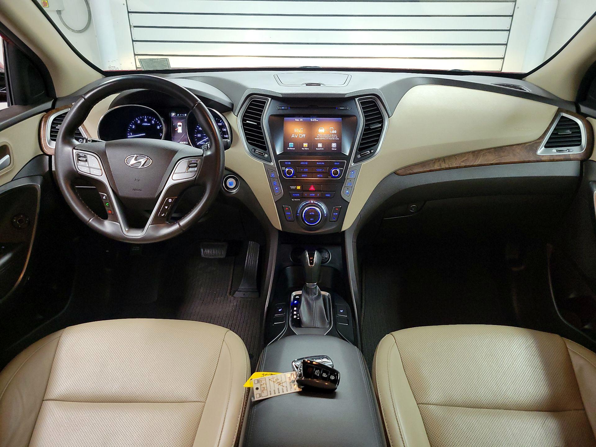 Thumbnail: 2017 Hyundai Santa Fe - 9