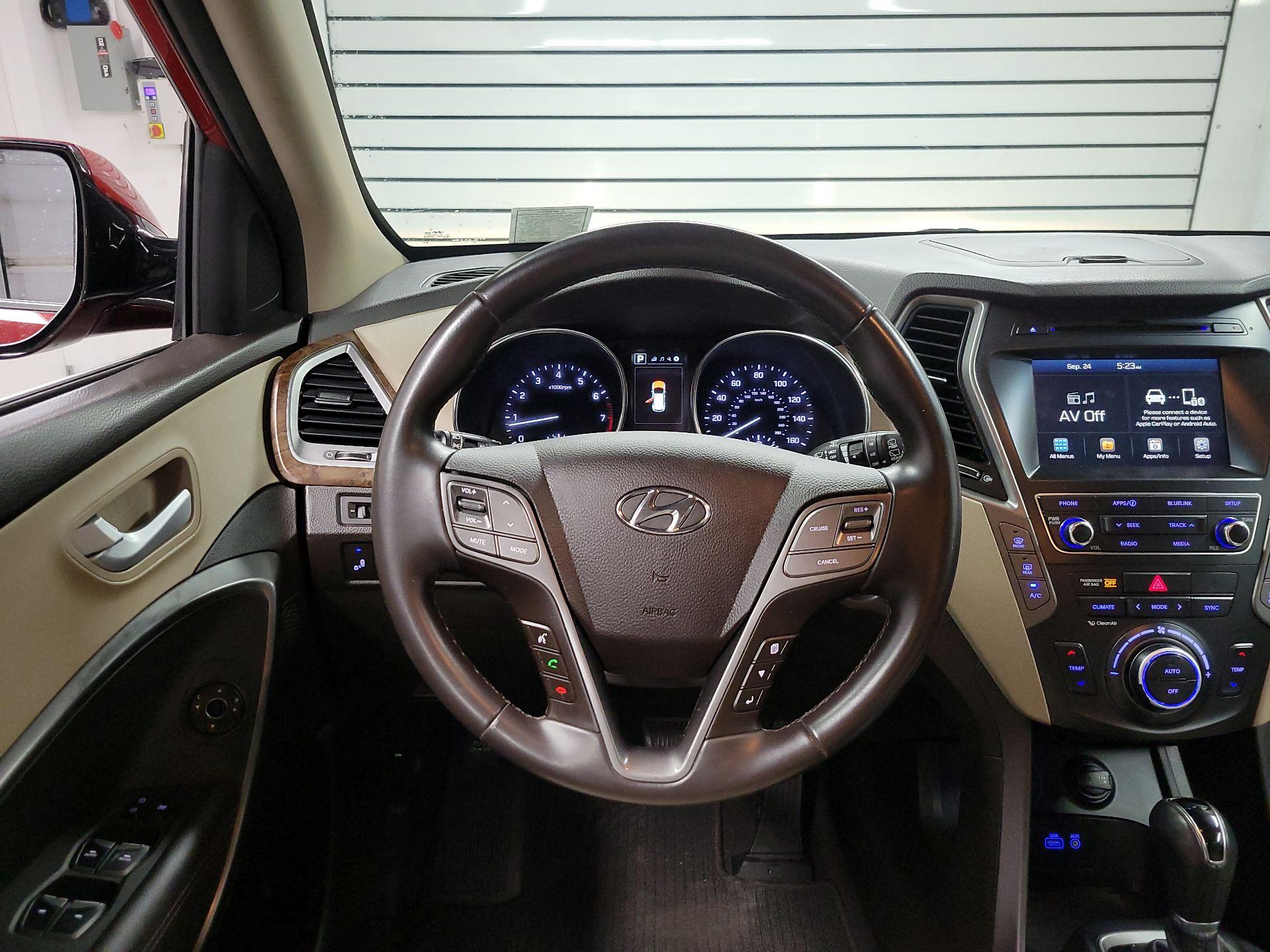 Thumbnail: 2017 Hyundai Santa Fe - 10