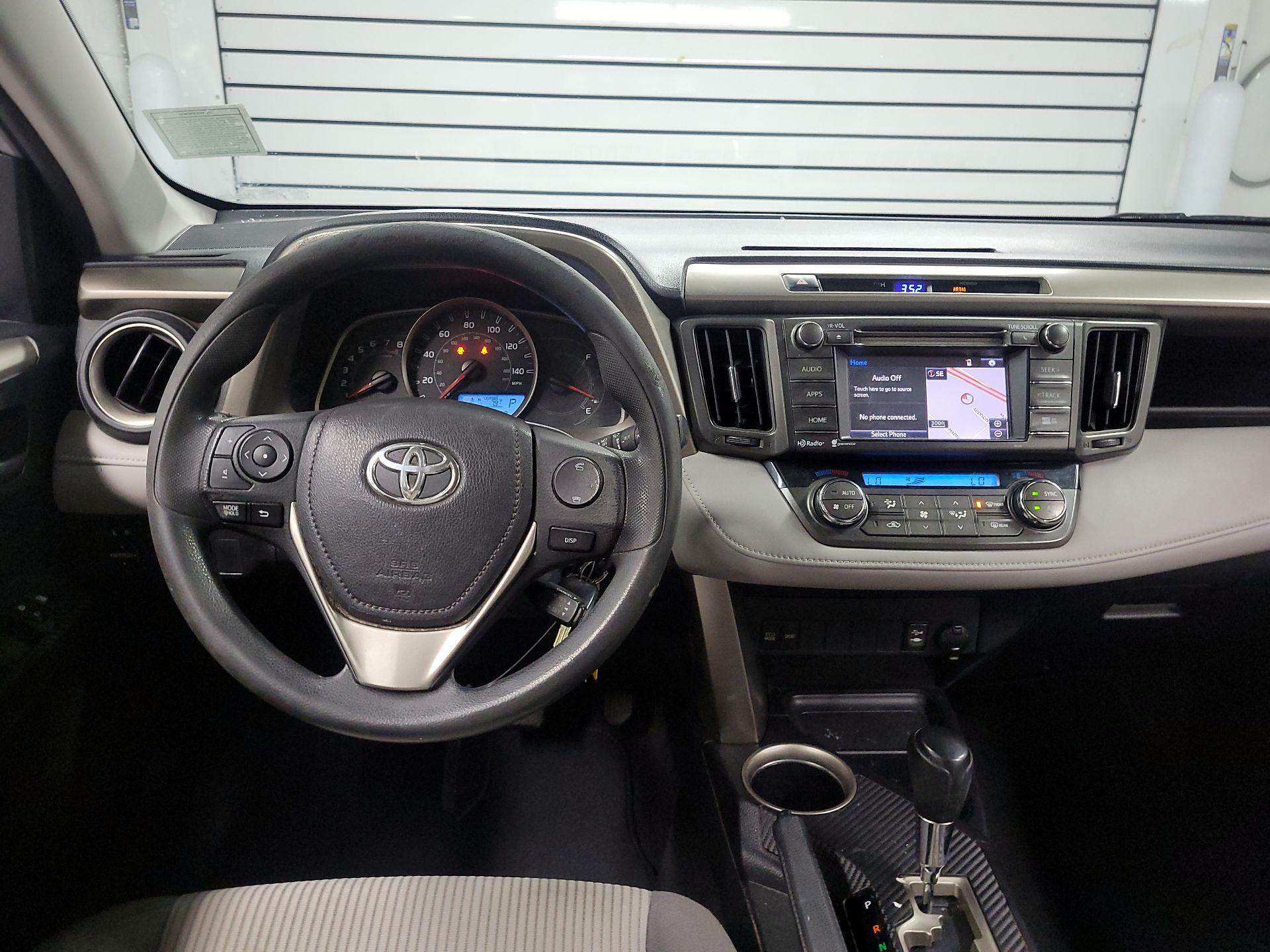 Thumbnail: 2015 Toyota RAV4 - 9