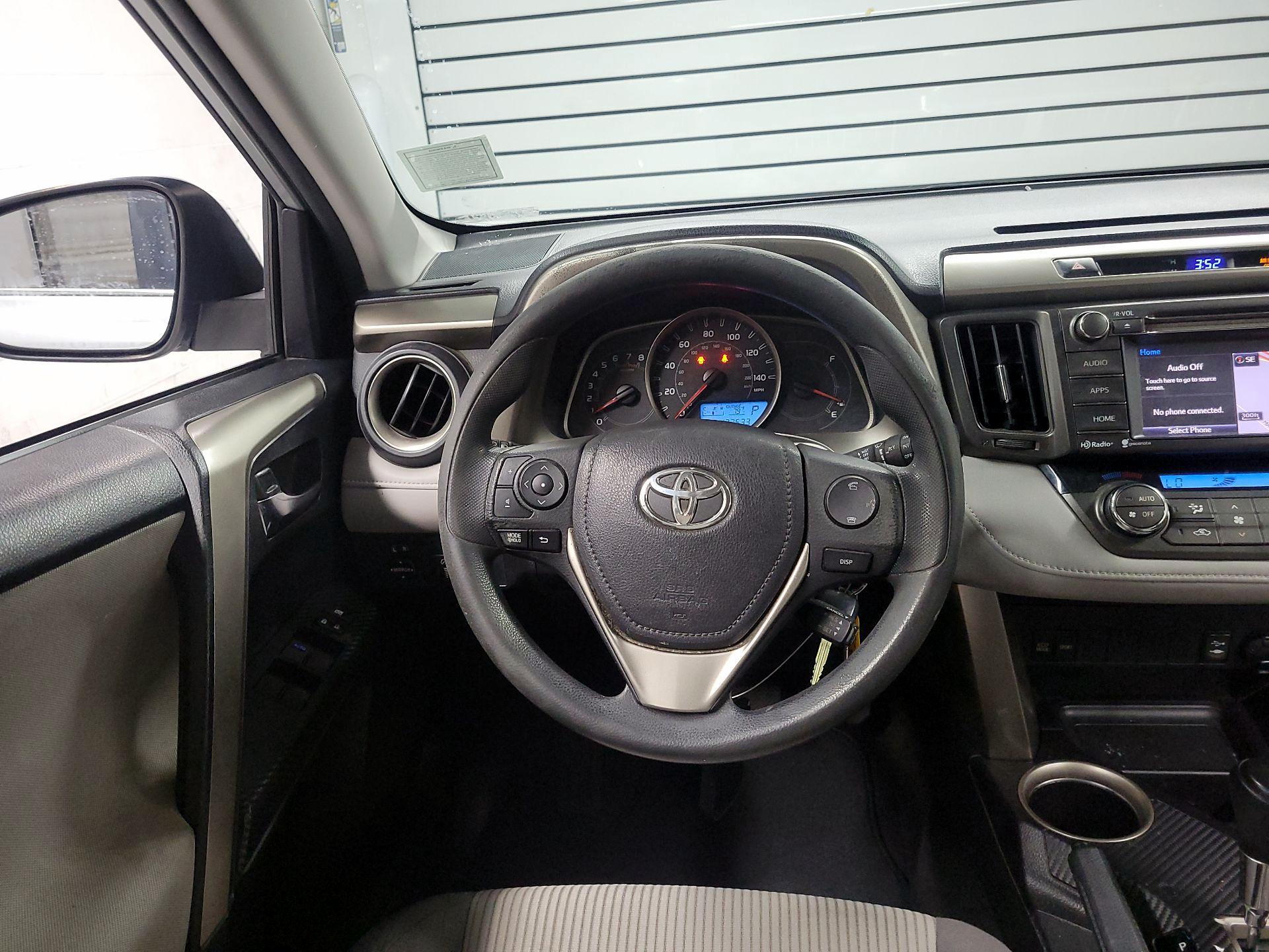 Thumbnail: 2015 Toyota RAV4 - 10