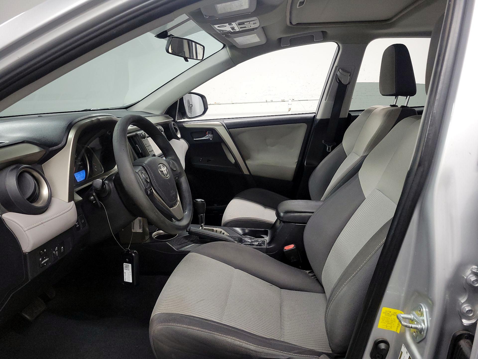 Thumbnail: 2015 Toyota RAV4 - 11