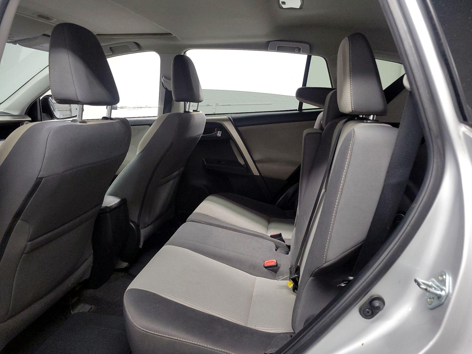 Thumbnail: 2015 Toyota RAV4 - 17