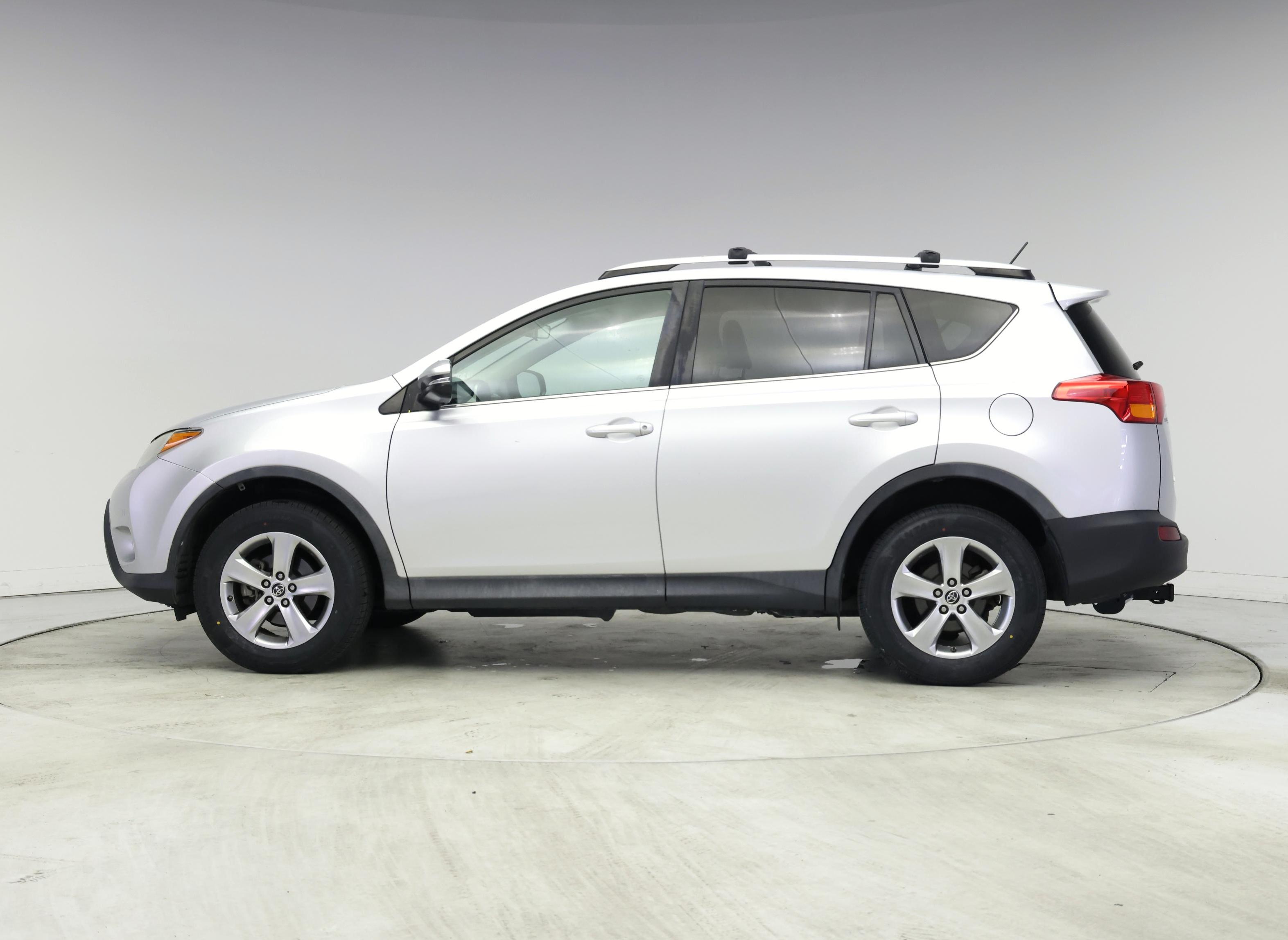 Thumbnail: 2015 Toyota RAV4 - 3