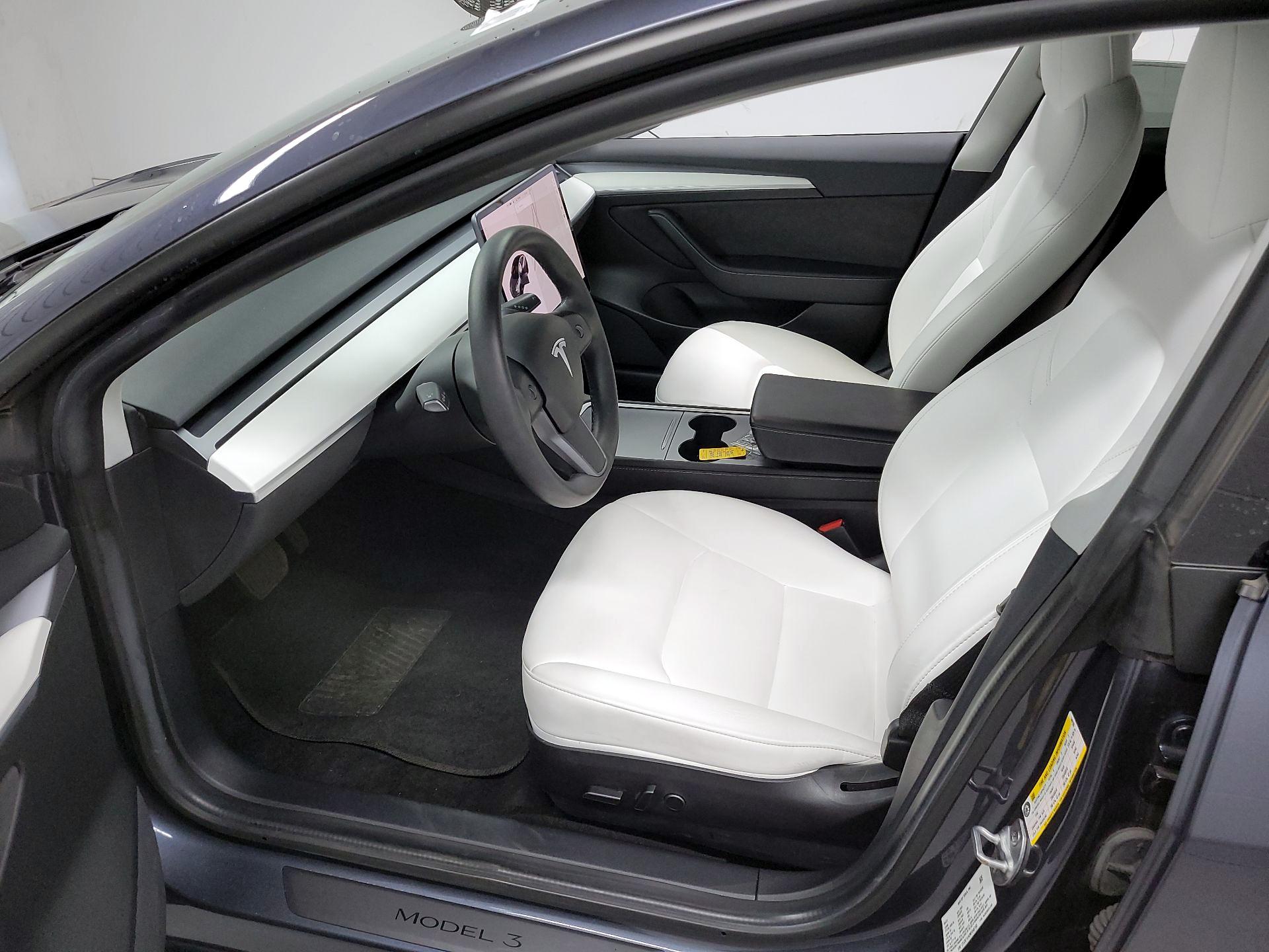 Thumbnail: 2021 Tesla Model 3 - 11