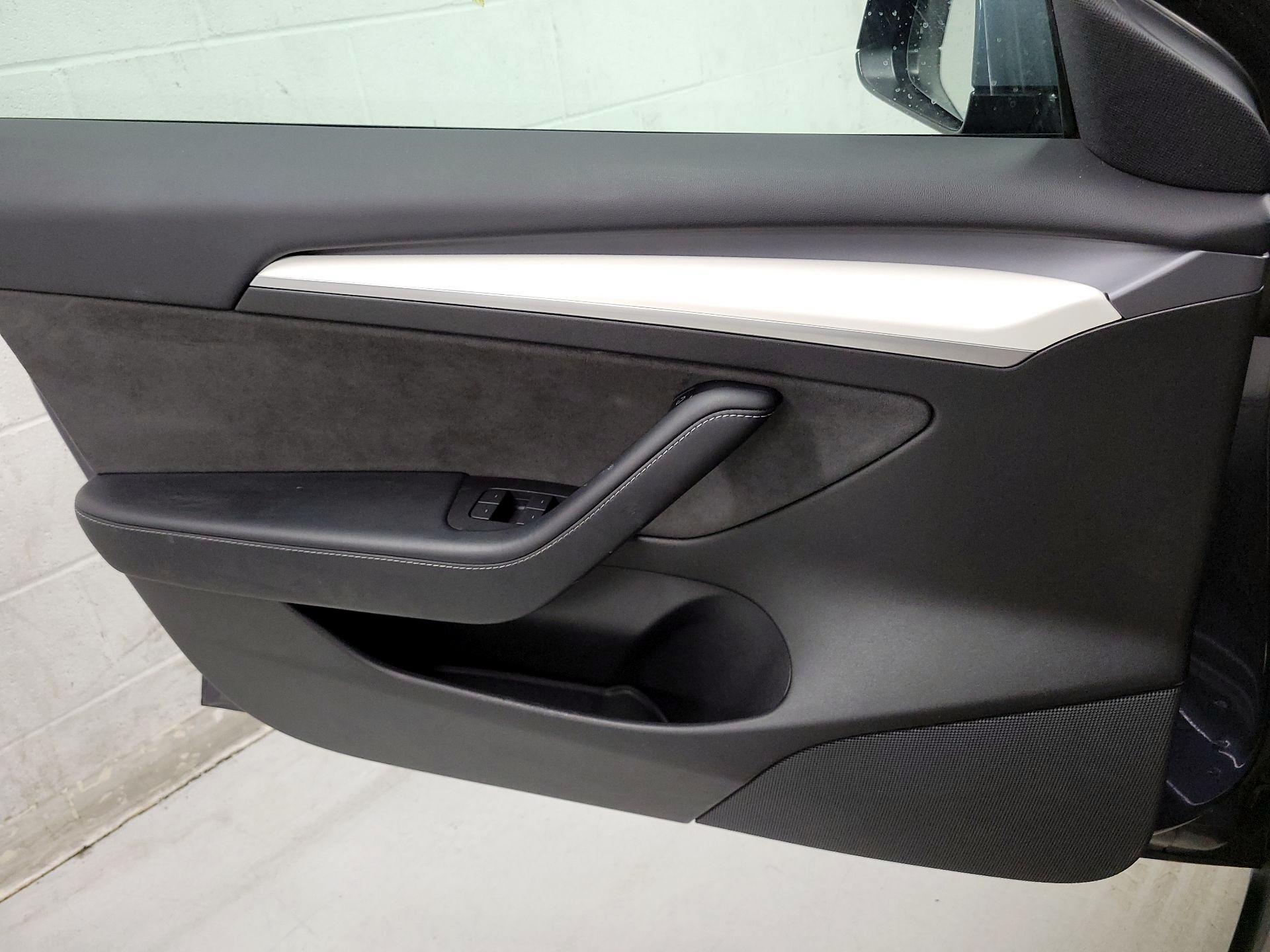 Thumbnail: 2021 Tesla Model 3 - 12