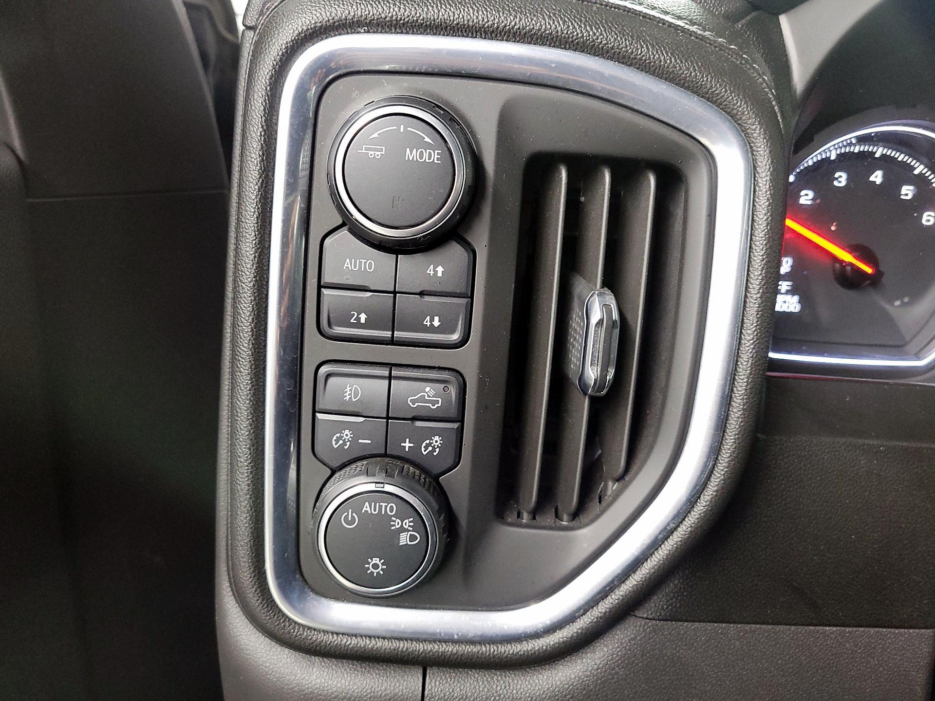 Thumbnail: 2020 Chevrolet Silverado 1500 - 13