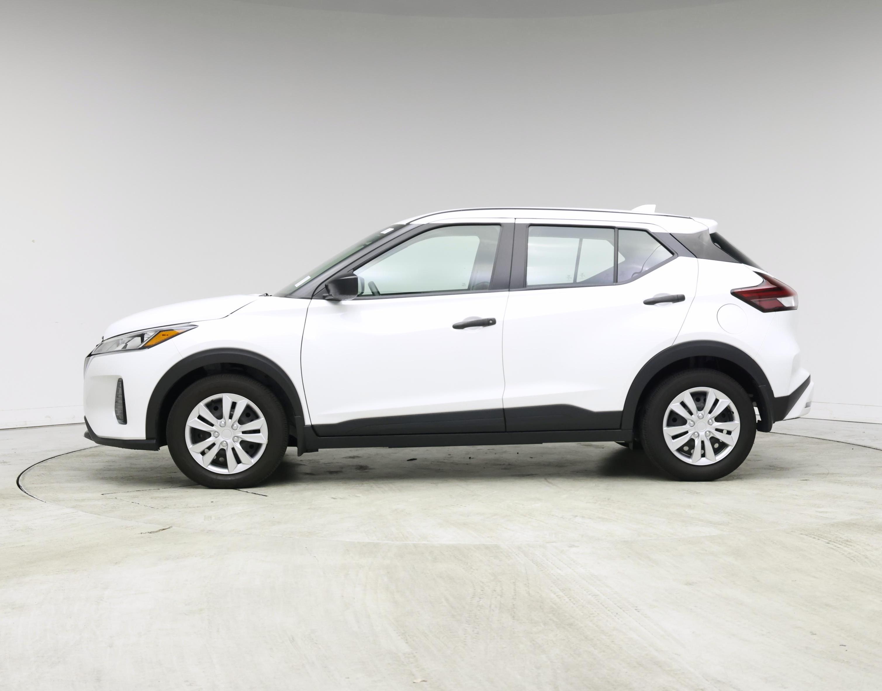 Thumbnail: 2023 Nissan Kicks - 3