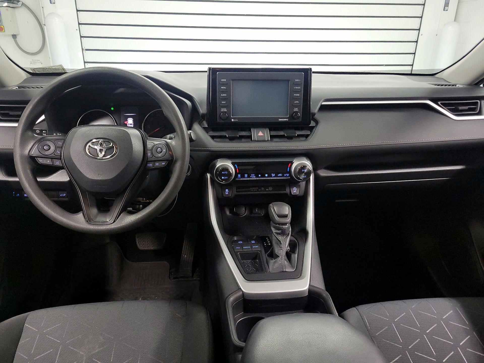Thumbnail: 2021 Toyota RAV4 - 9