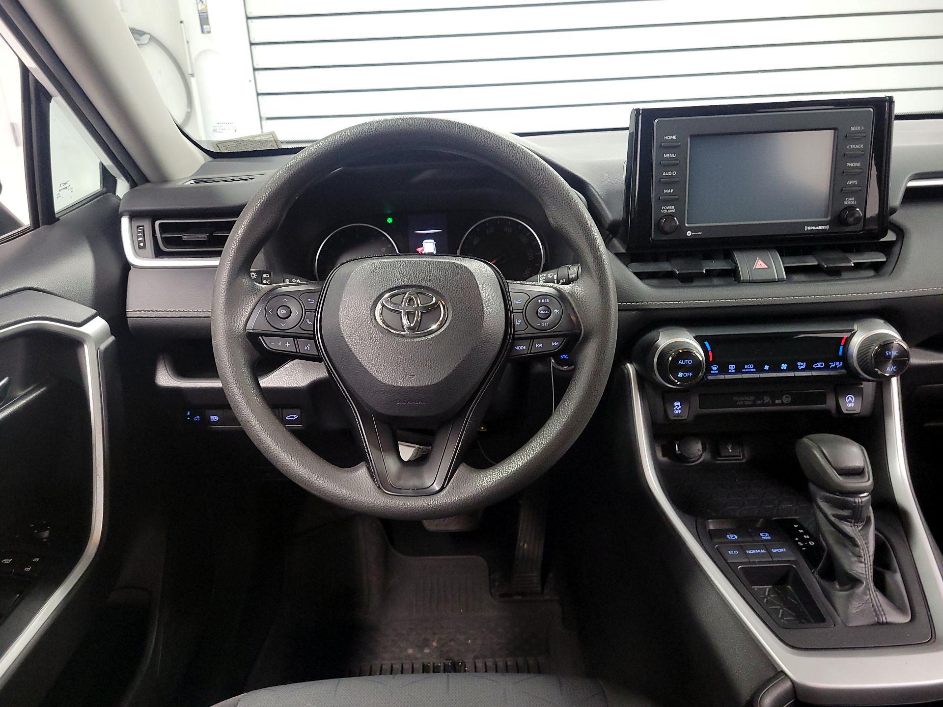Thumbnail: 2021 Toyota RAV4 - 10