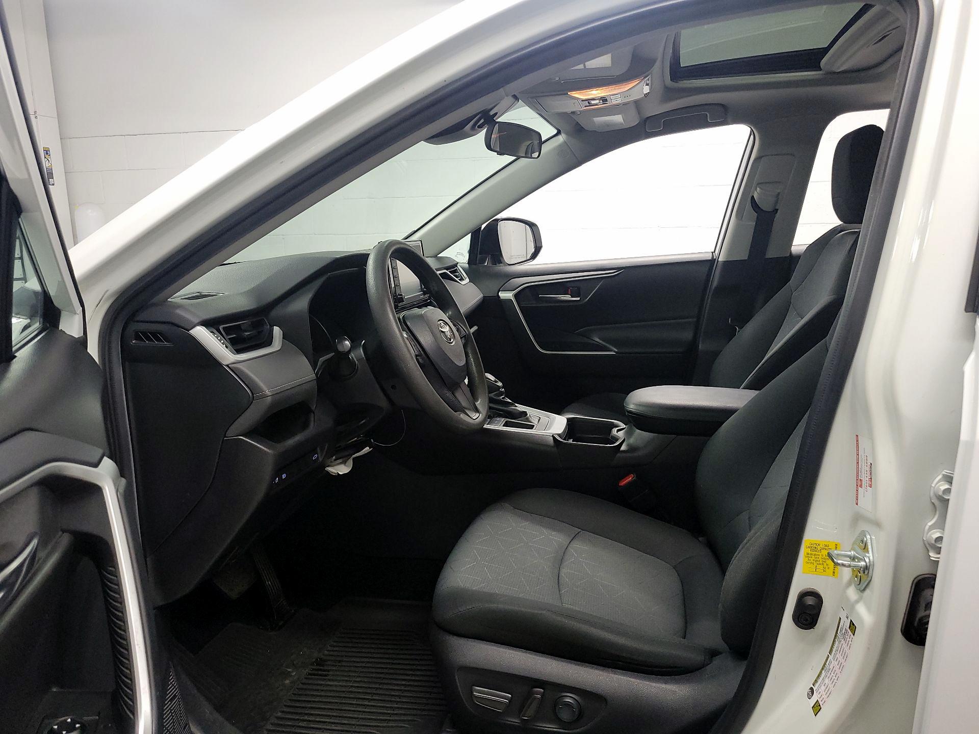 Thumbnail: 2021 Toyota RAV4 - 11