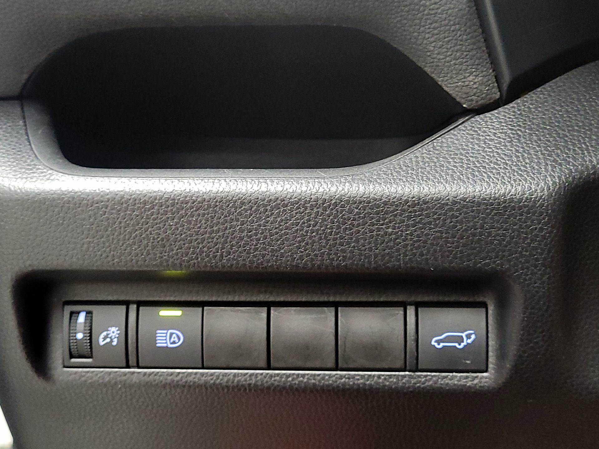 Thumbnail: 2021 Toyota RAV4 - 13