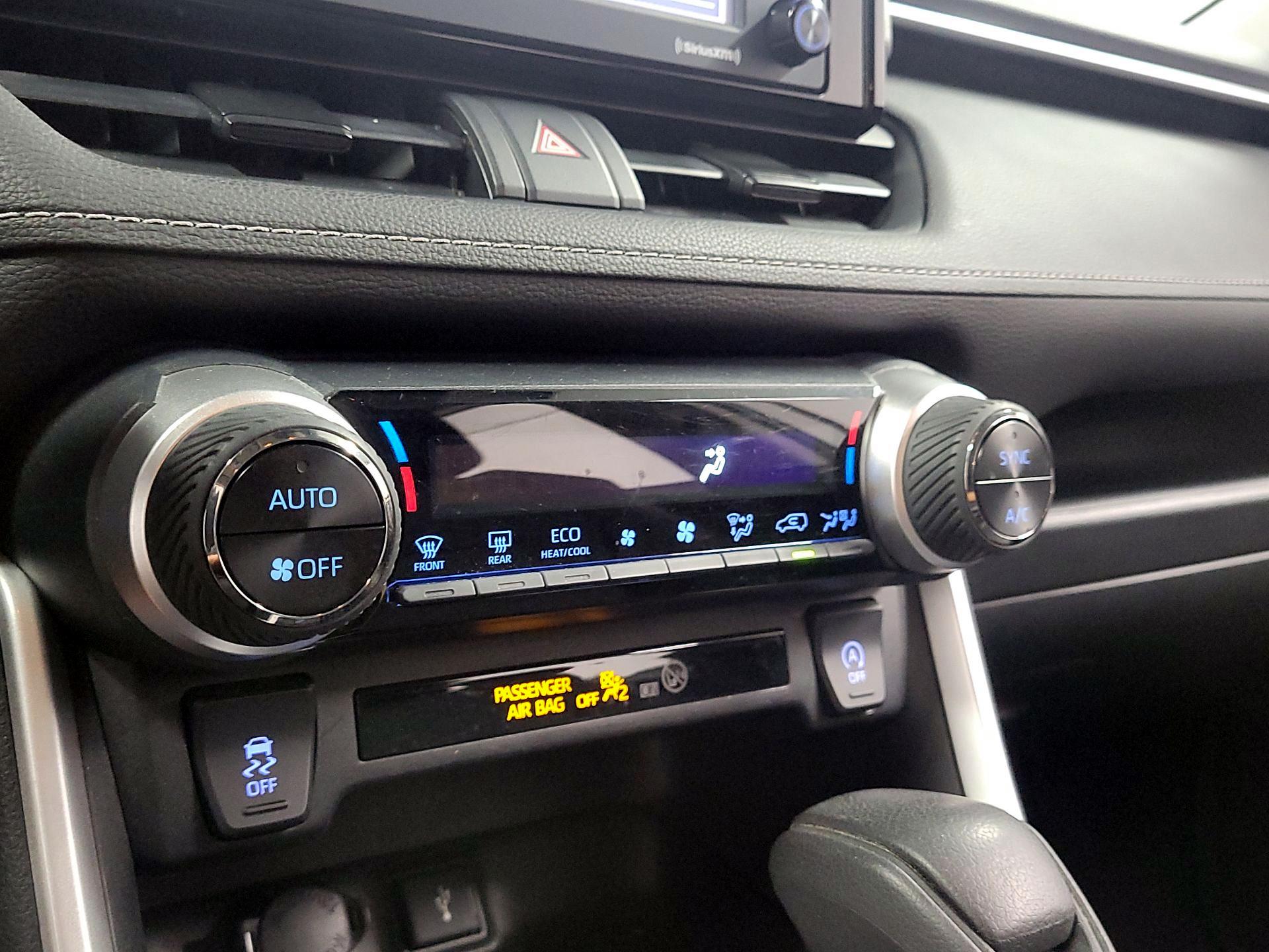 Thumbnail: 2021 Toyota RAV4 - 16