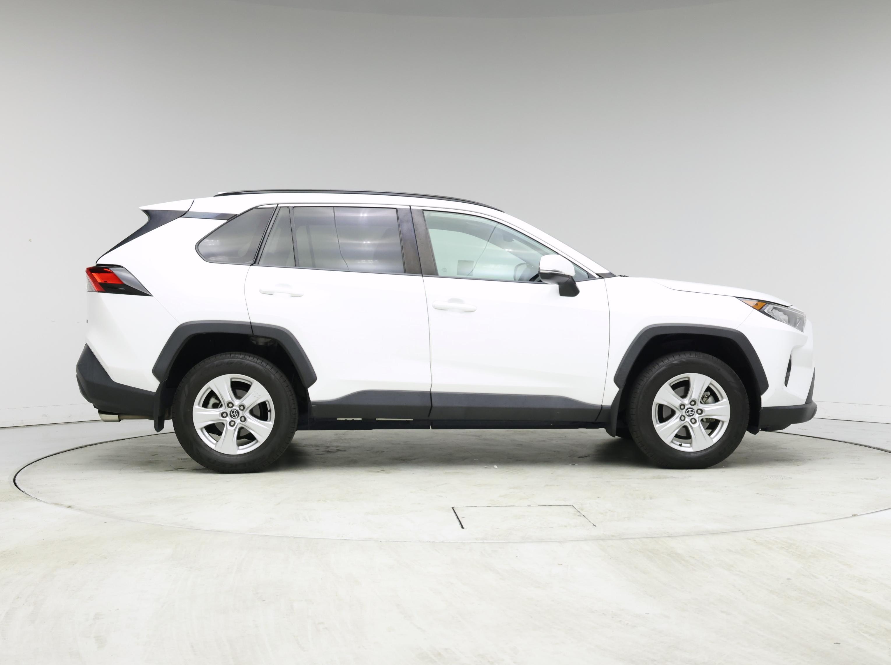 Thumbnail: 2021 Toyota RAV4 - 7