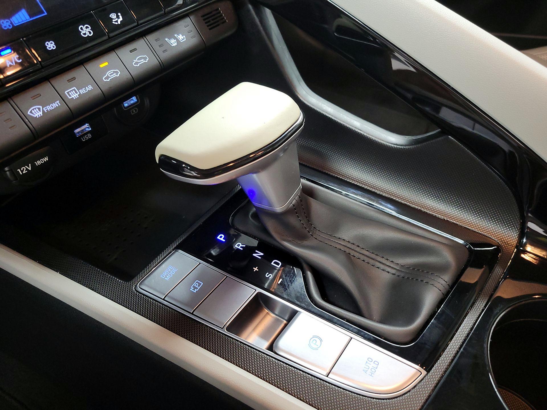 Thumbnail: 2023 Hyundai Elantra - 18