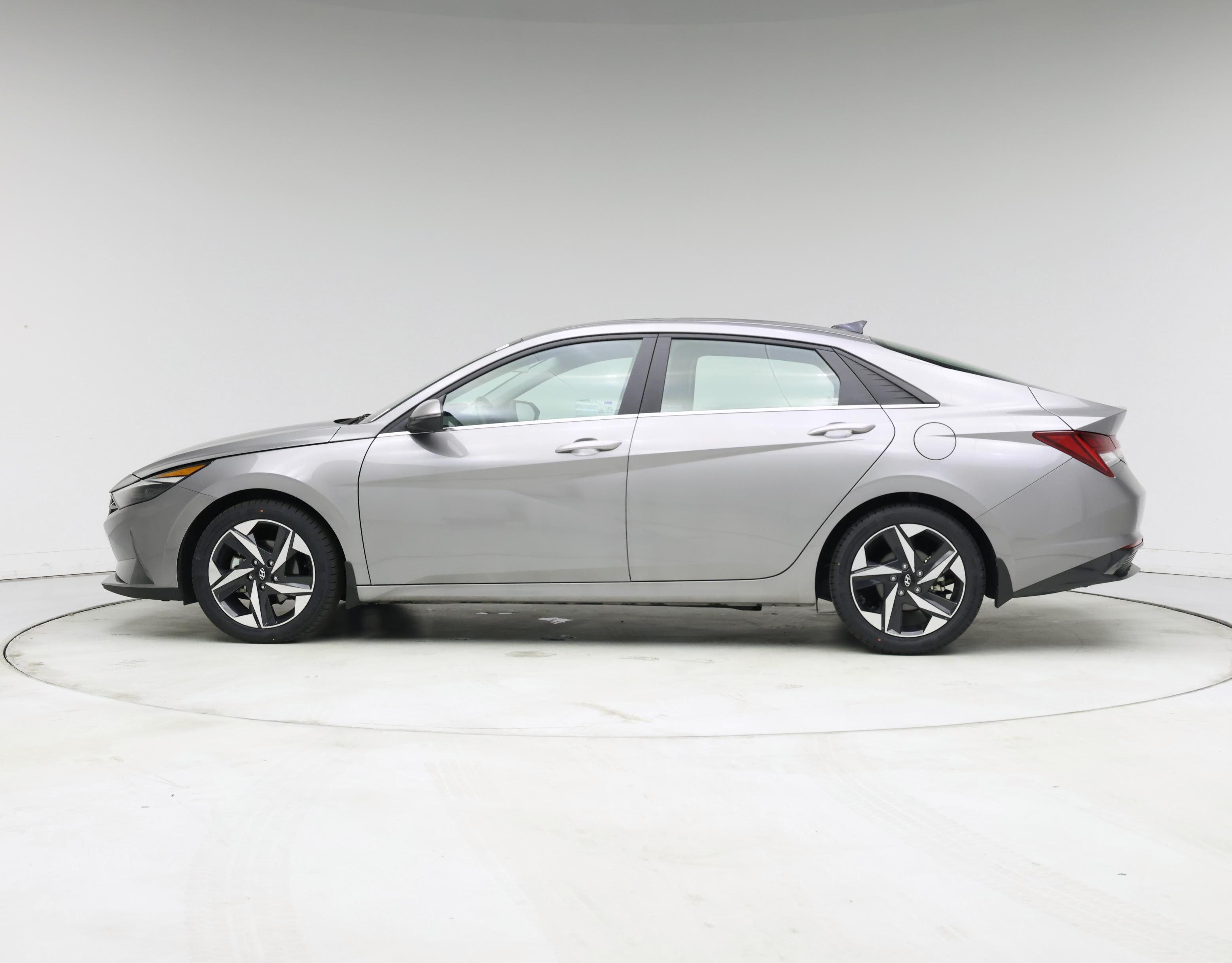 Thumbnail: 2023 Hyundai Elantra - 3