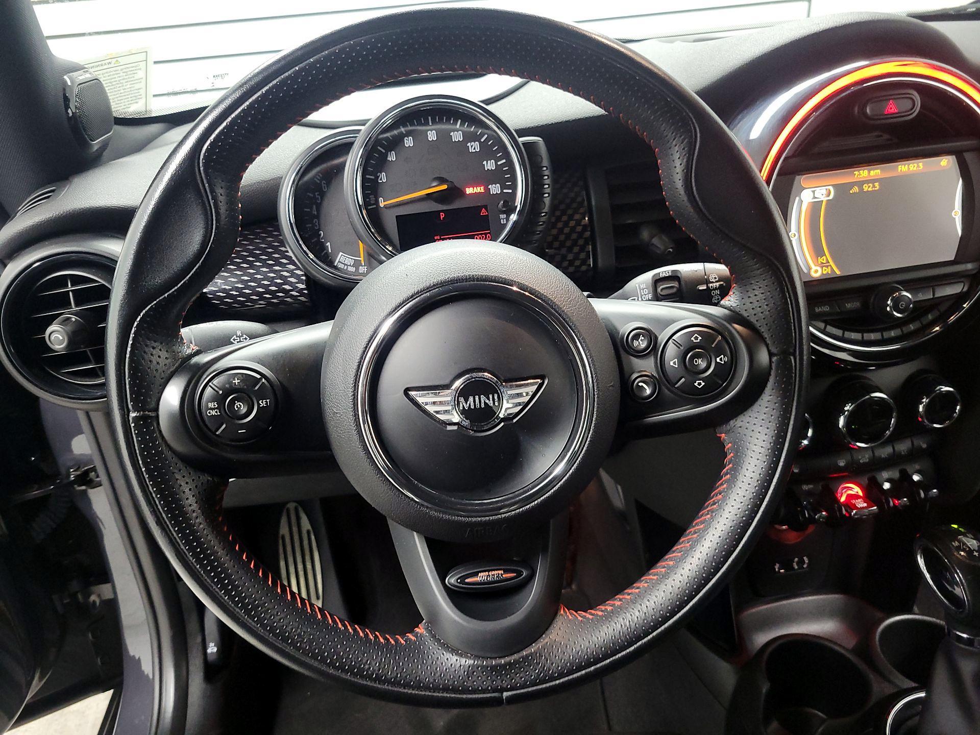 Thumbnail: 2016 MINI Cooper Hardtop - 10