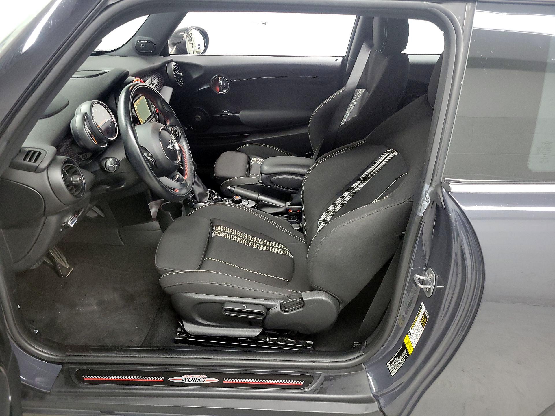 Thumbnail: 2016 MINI Cooper Hardtop - 11