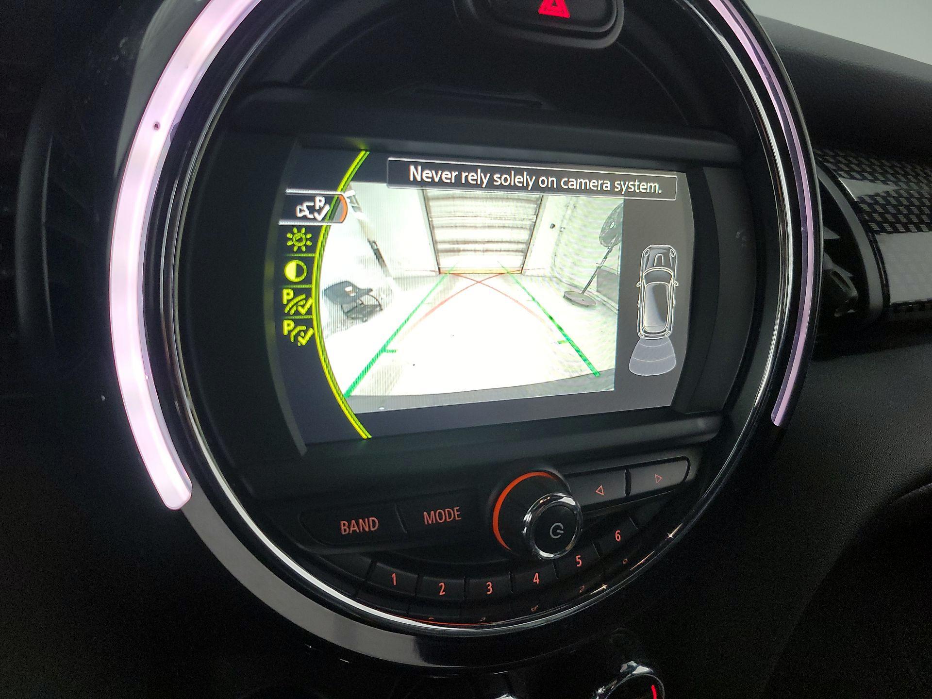 Thumbnail: 2016 MINI Cooper Hardtop - 14