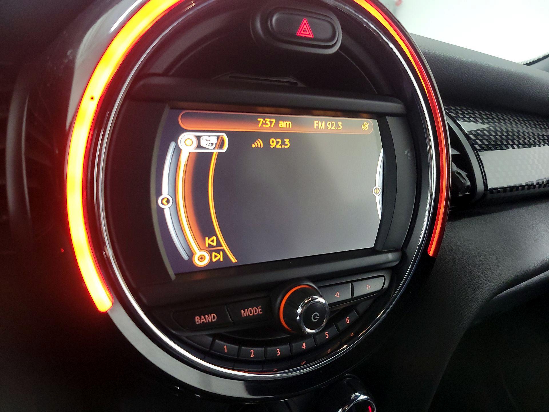 Thumbnail: 2016 MINI Cooper Hardtop - 15