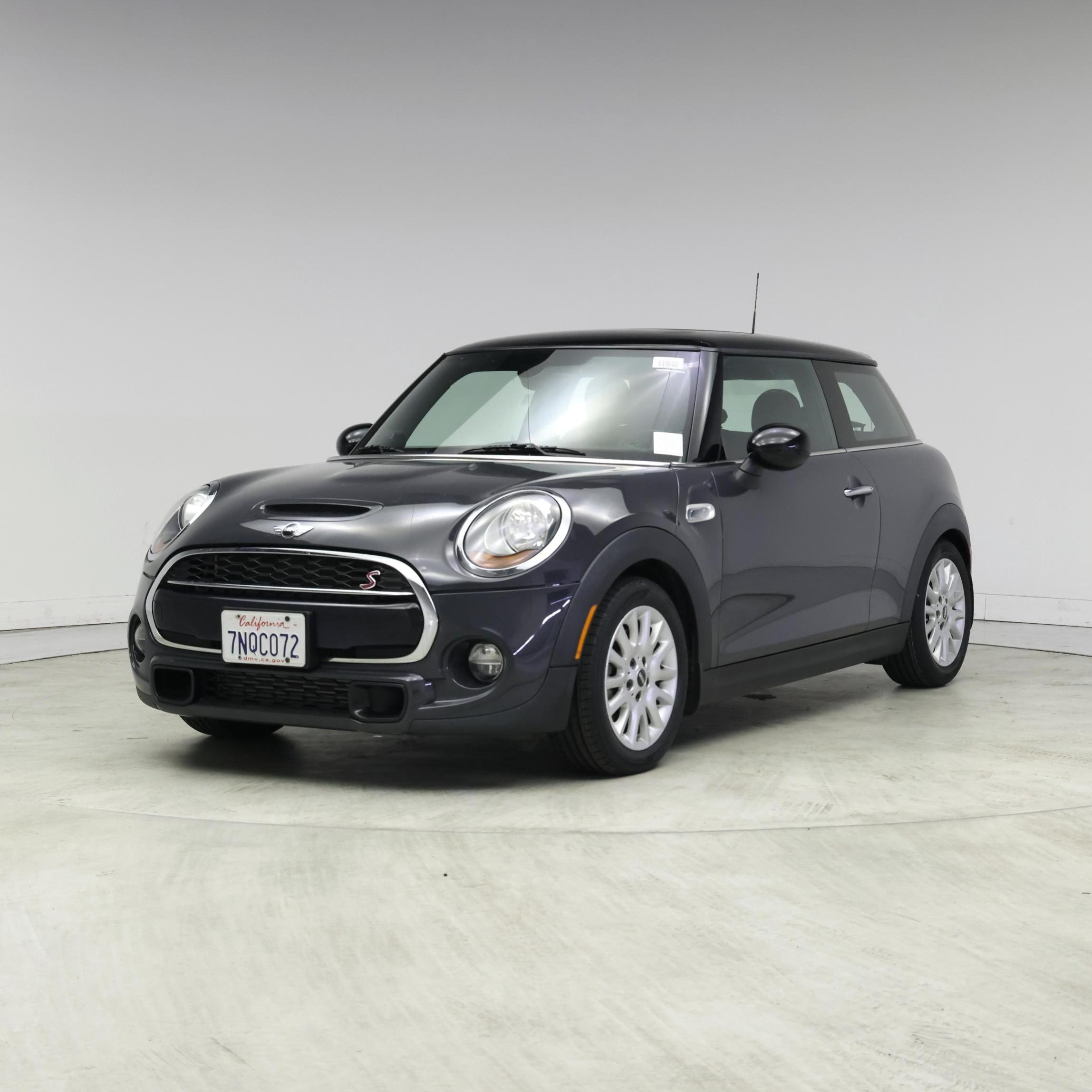 Thumbnail: 2016 MINI Cooper Hardtop - 4