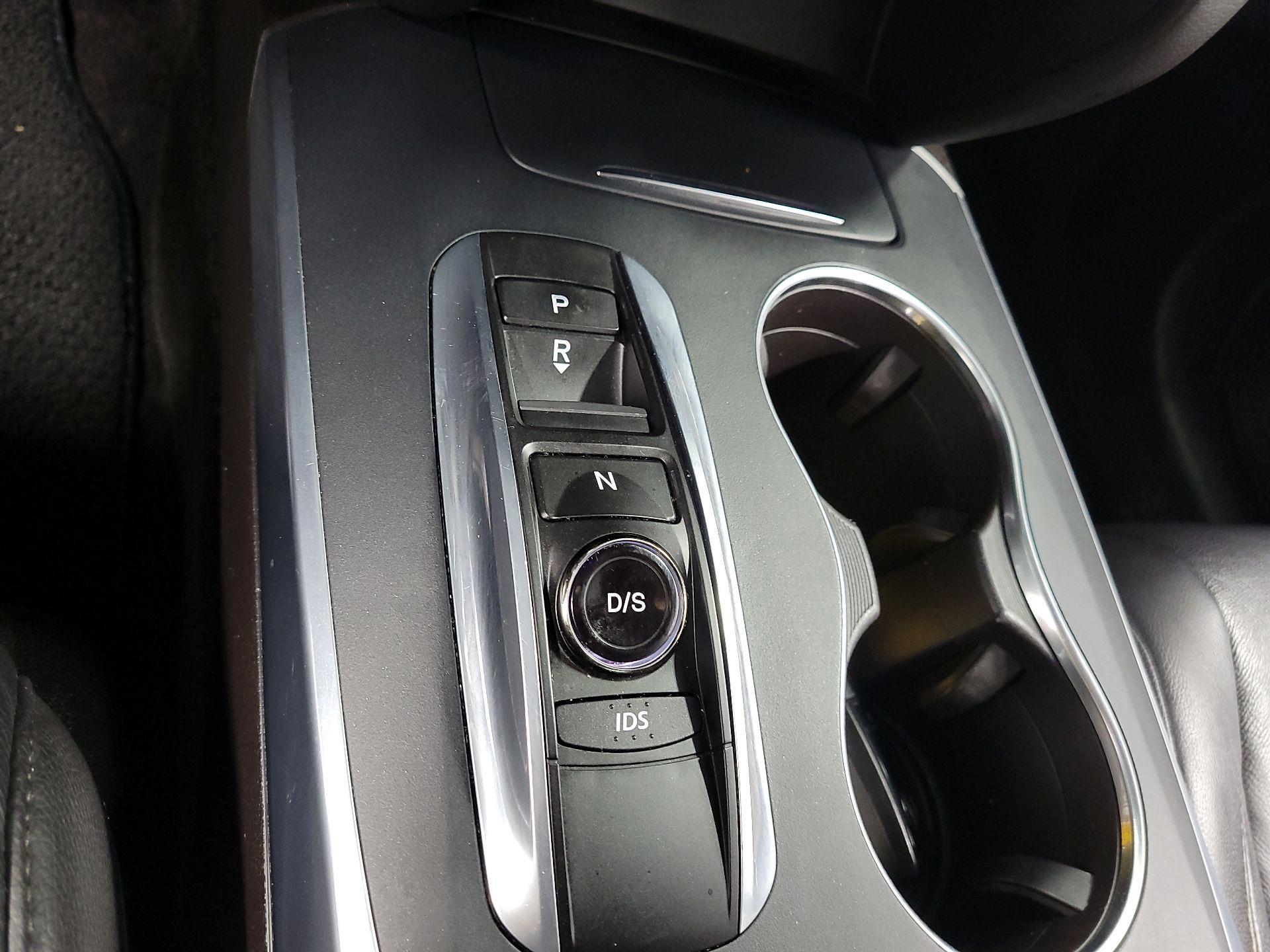 Thumbnail: 2016 Acura MDX - 16