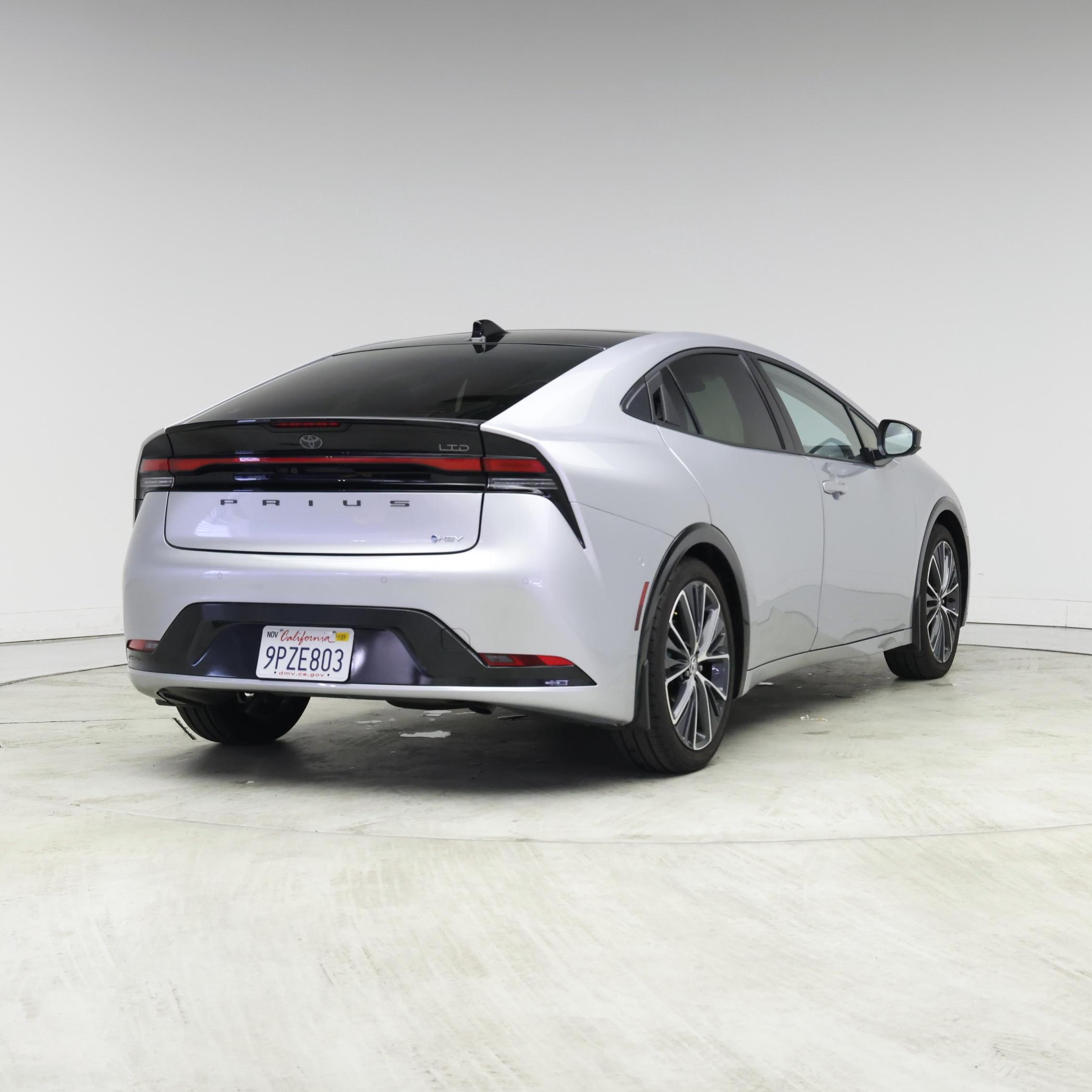 Thumbnail: 2024 Toyota Prius - 8
