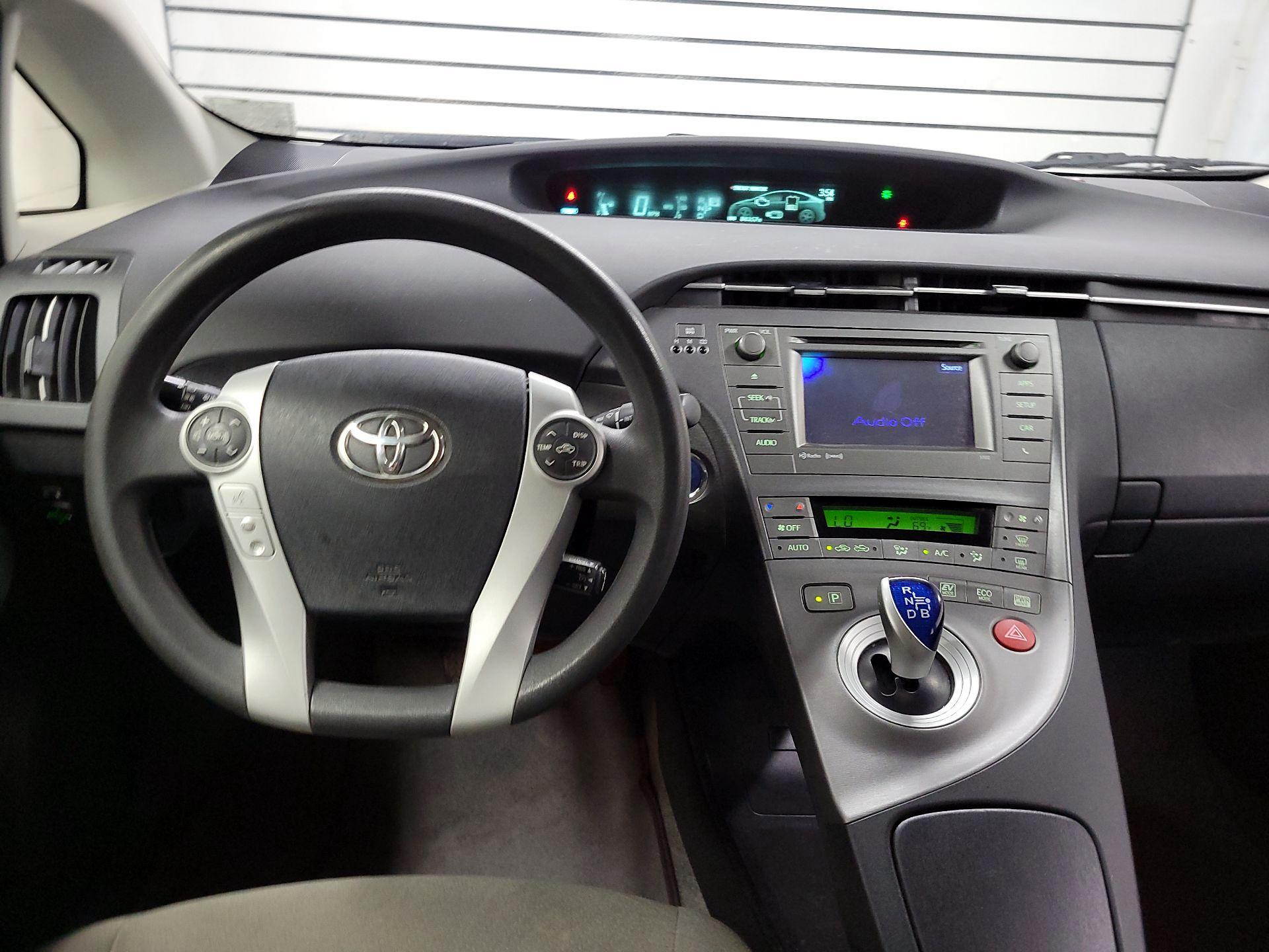 Thumbnail: 2015 Toyota Prius - 9