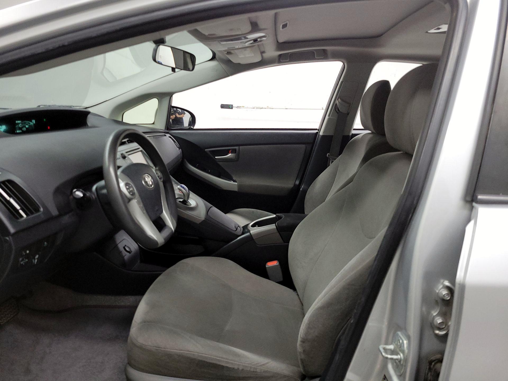Thumbnail: 2015 Toyota Prius - 11