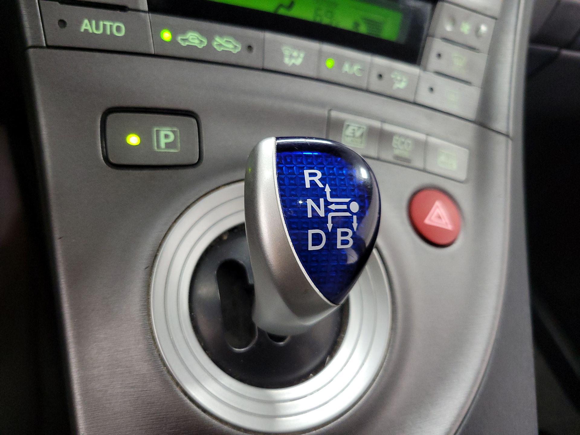Thumbnail: 2015 Toyota Prius - 16