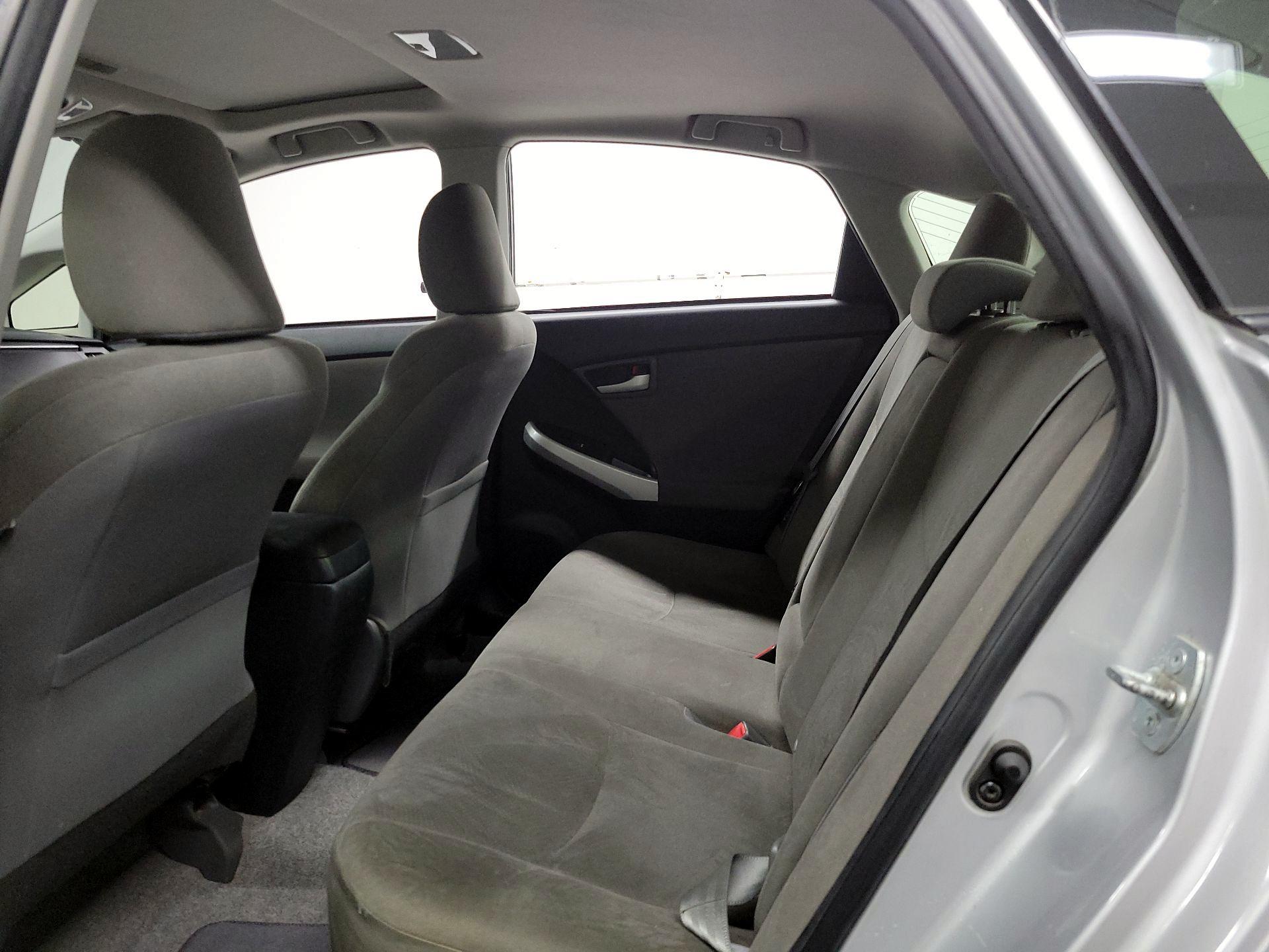 Thumbnail: 2015 Toyota Prius - 17