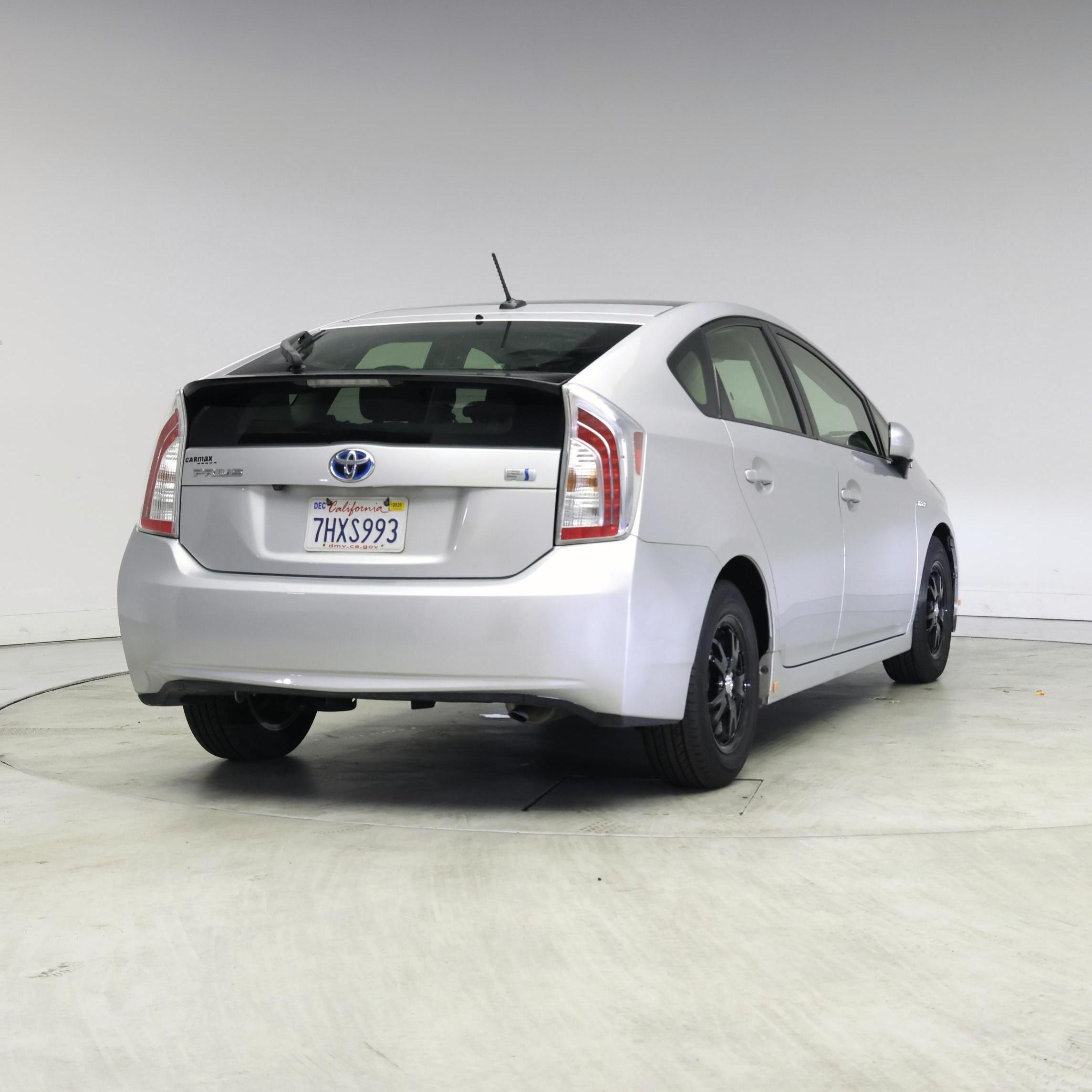 Thumbnail: 2015 Toyota Prius - 8