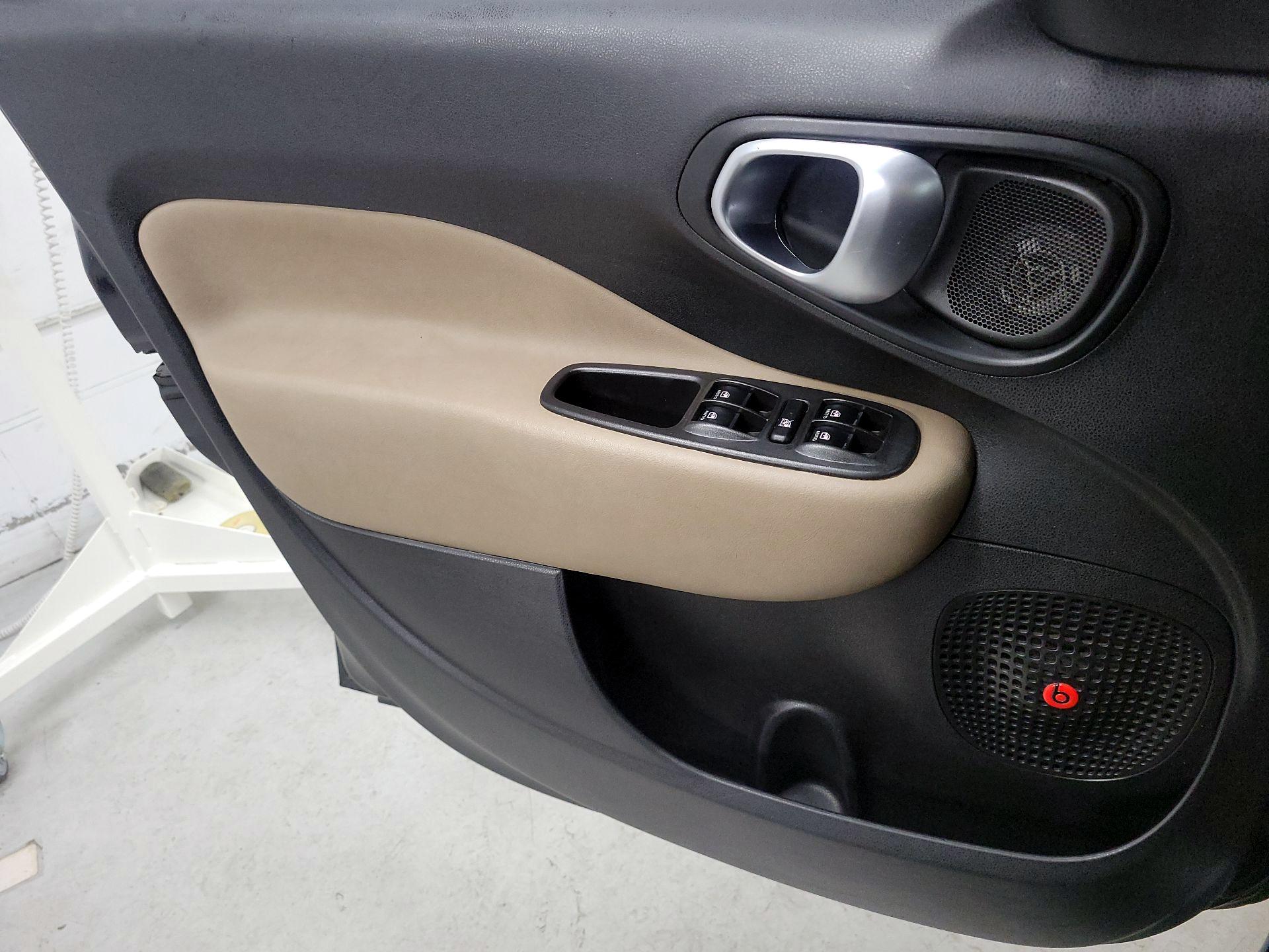 Thumbnail: 2017 Fiat 500L - 12