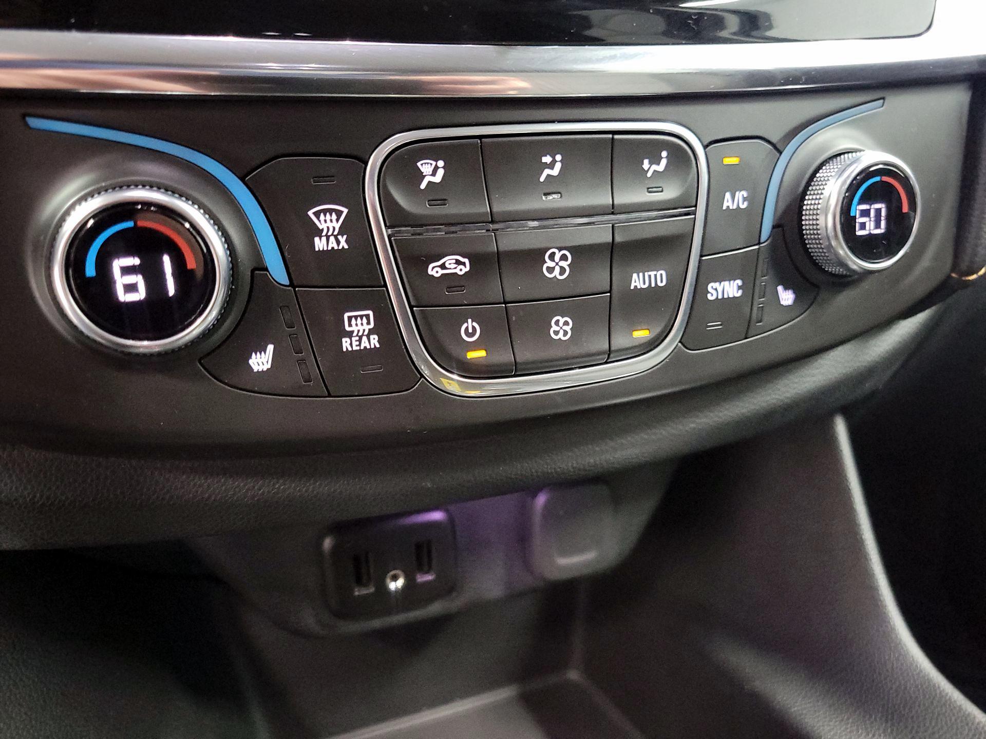Thumbnail: 2019 Chevrolet Traverse - 16
