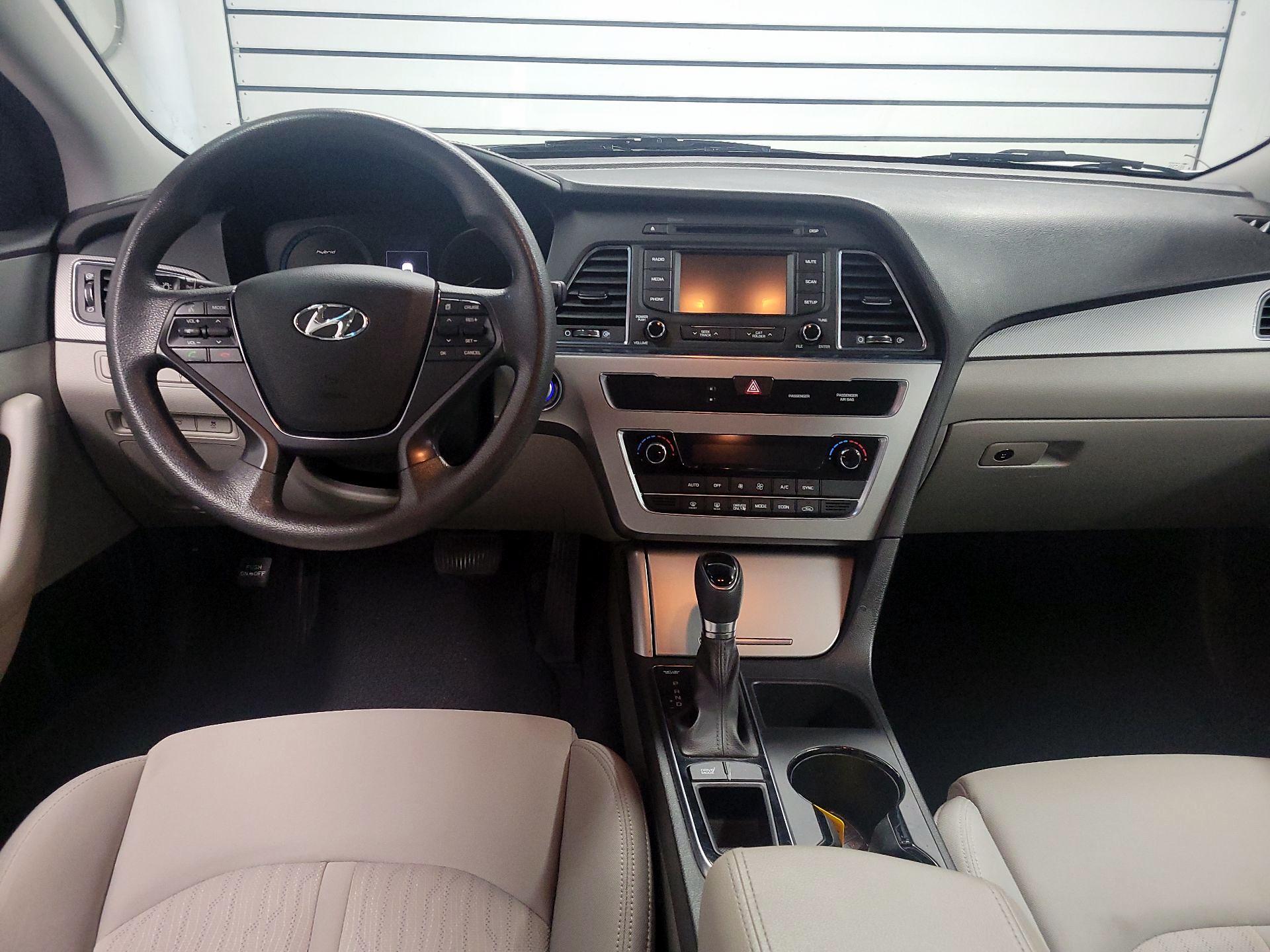 Thumbnail: 2016 Hyundai Sonata - 9