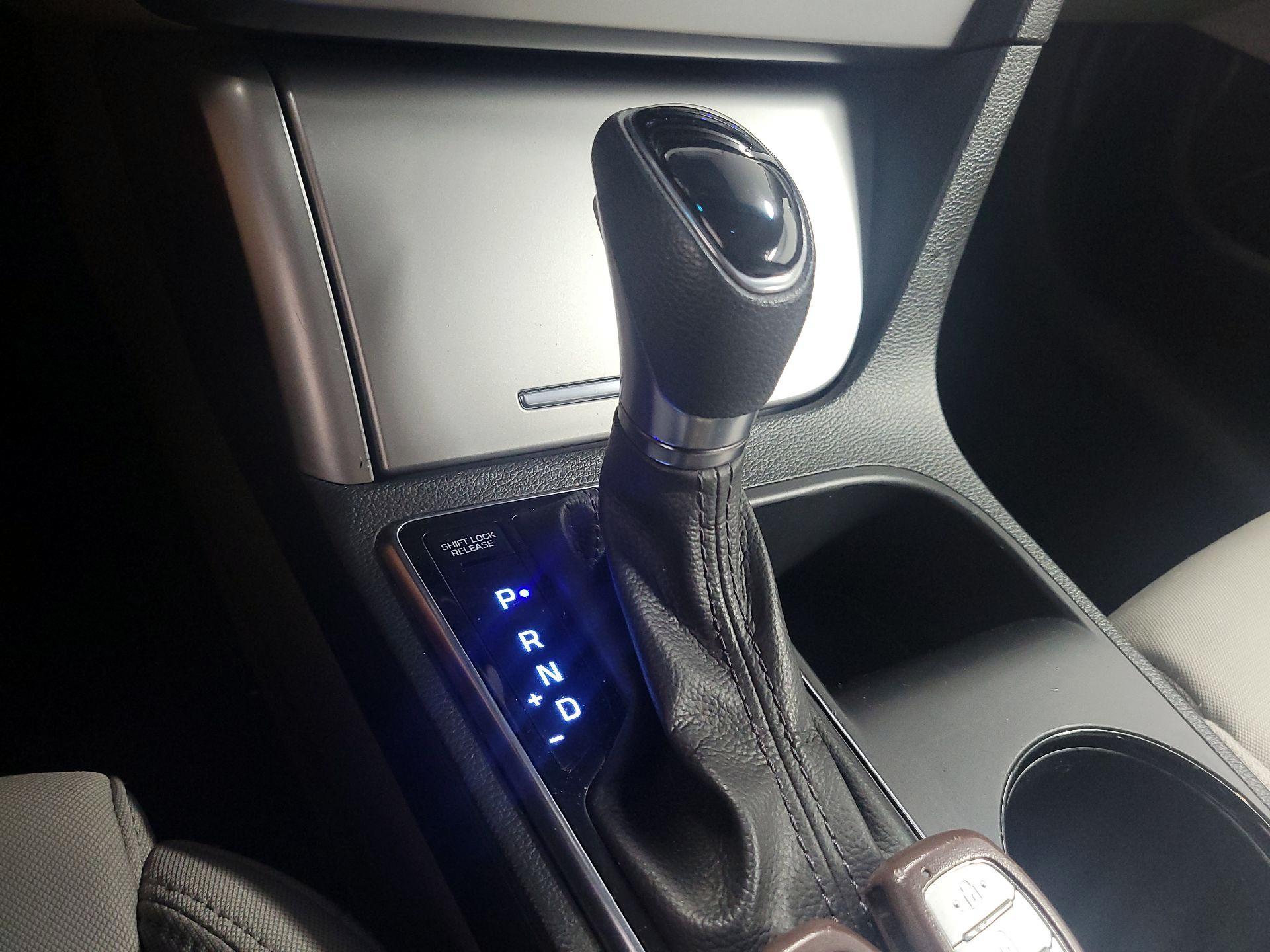 Thumbnail: 2016 Hyundai Sonata - 17