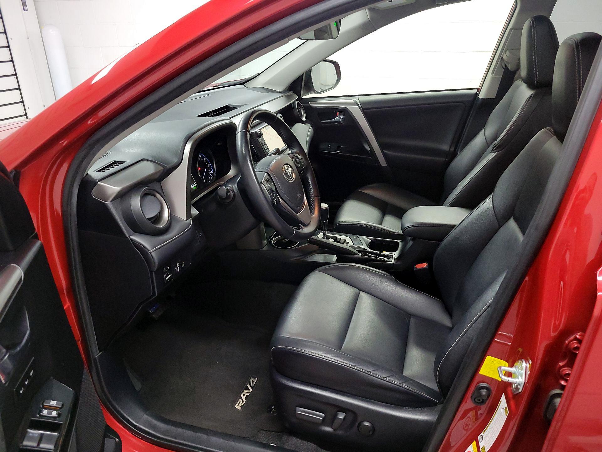 Thumbnail: 2016 Toyota RAV4 - 11