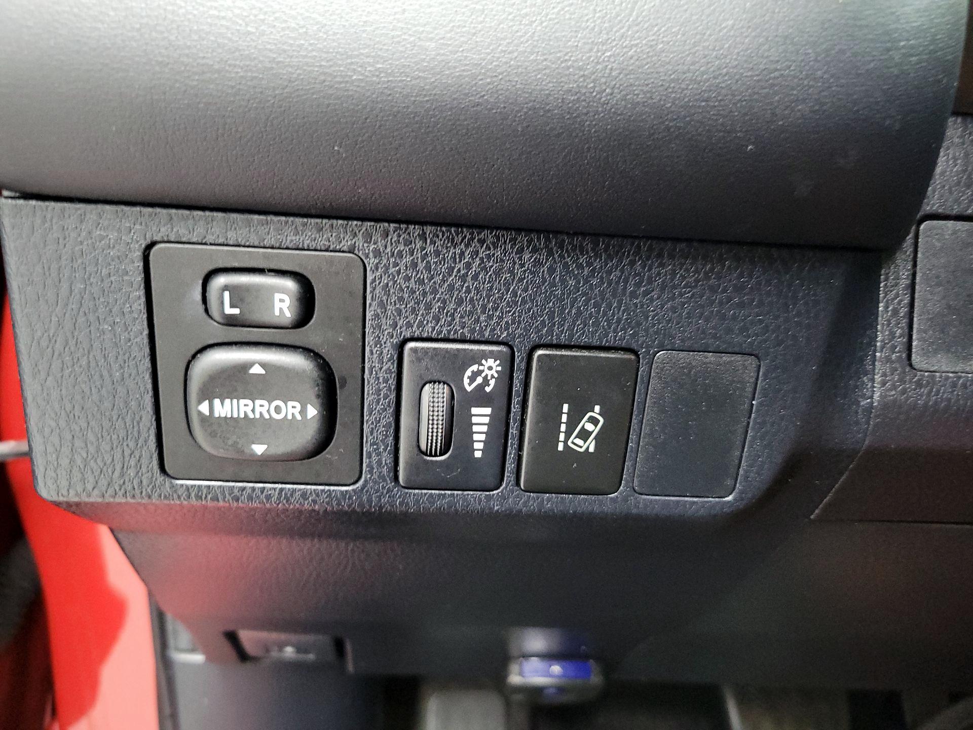 Thumbnail: 2016 Toyota RAV4 - 13