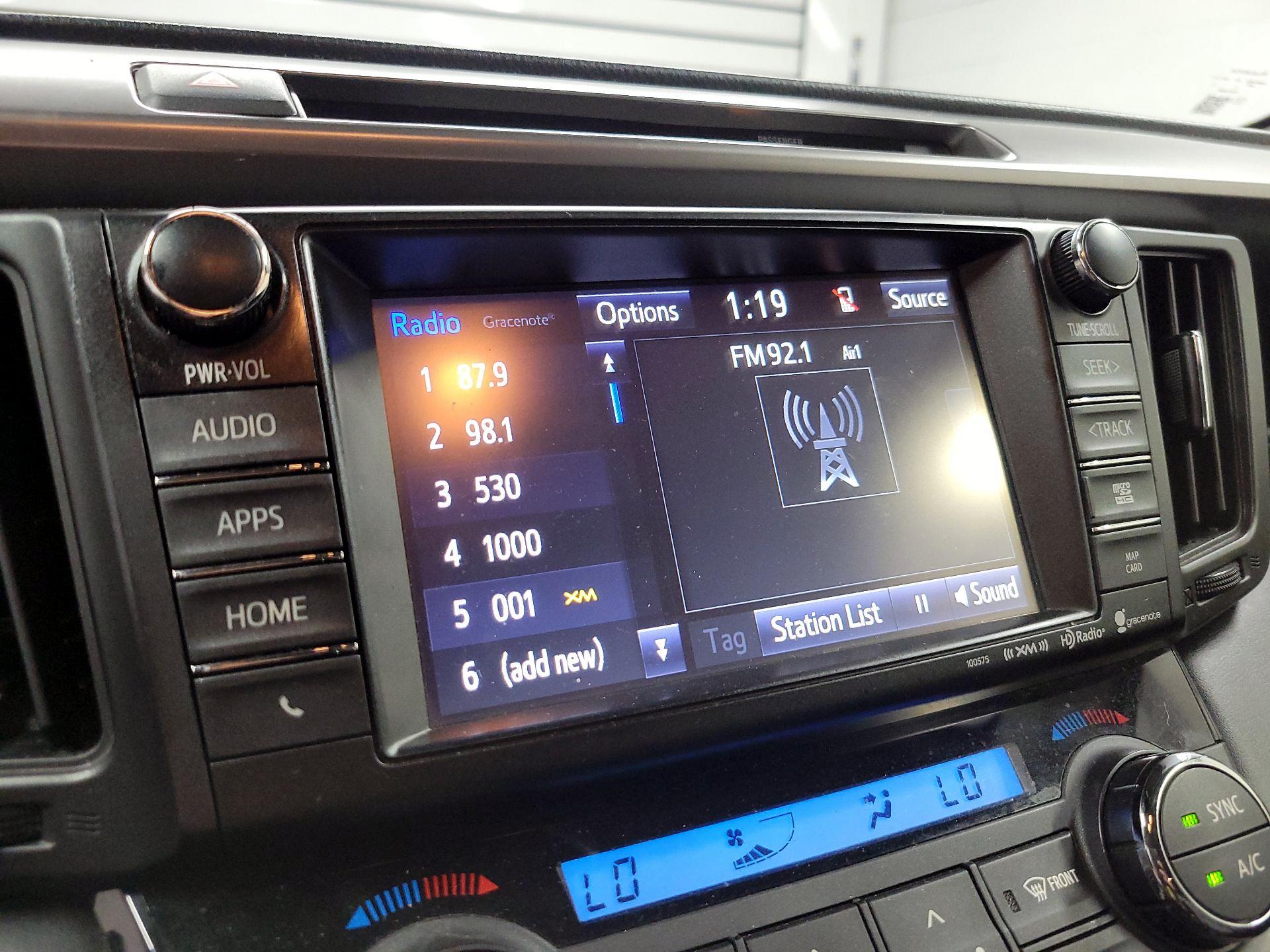 Thumbnail: 2016 Toyota RAV4 - 16