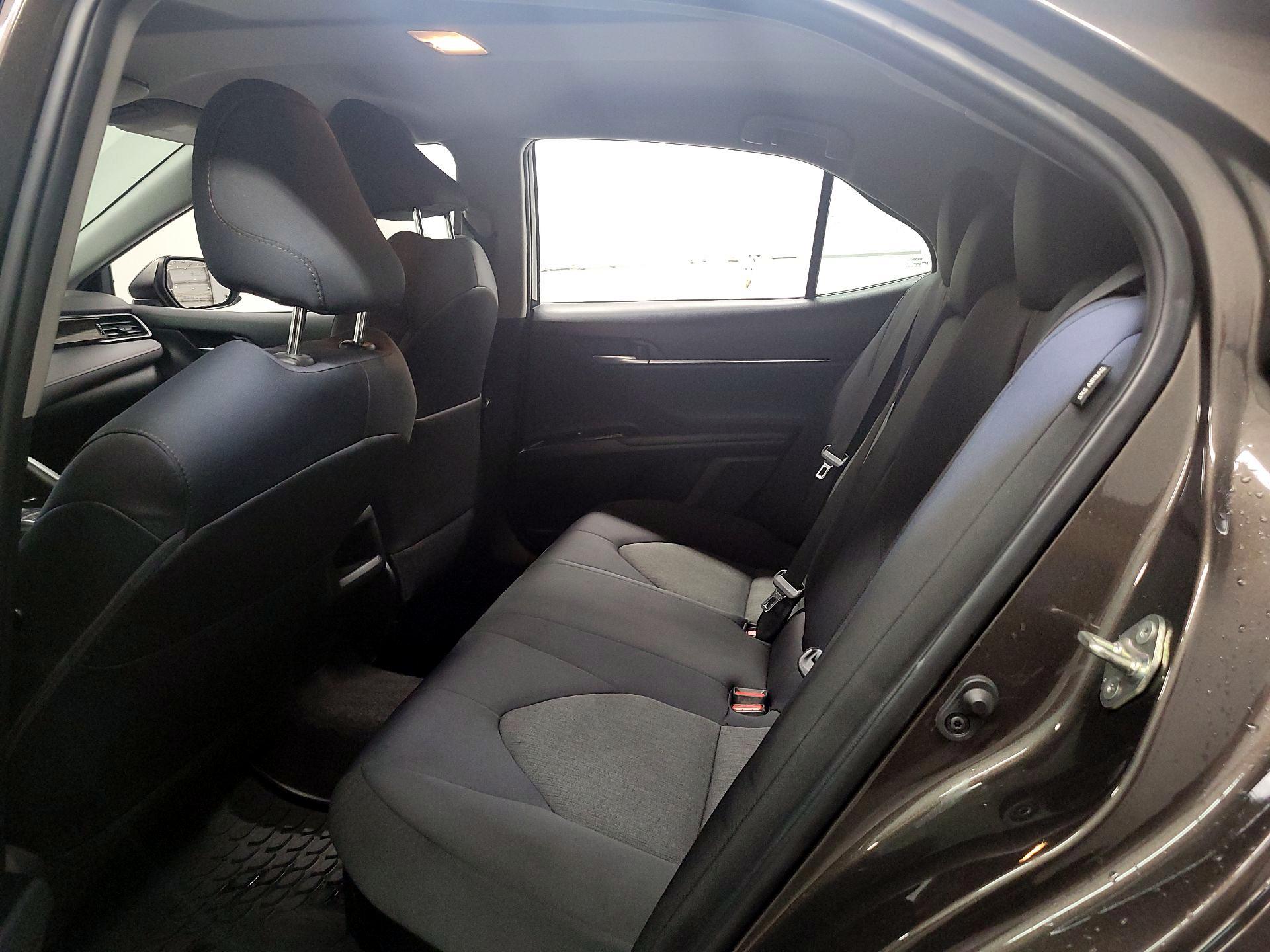 Thumbnail: 2019 Toyota Camry - 17