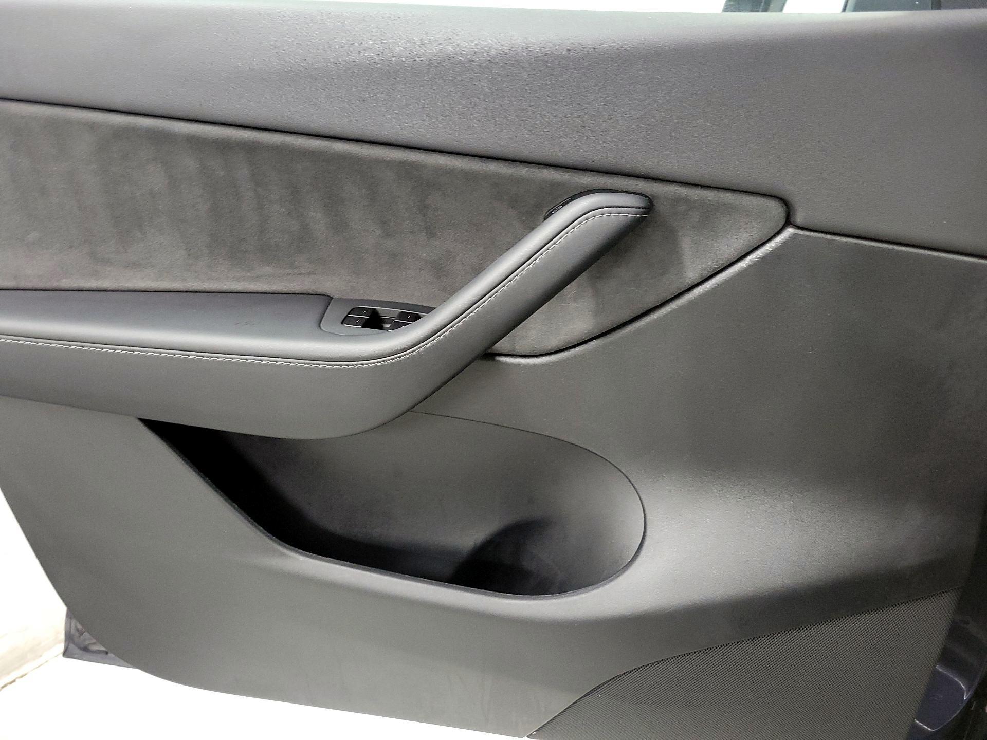 Thumbnail: 2021 Tesla Model Y - 12