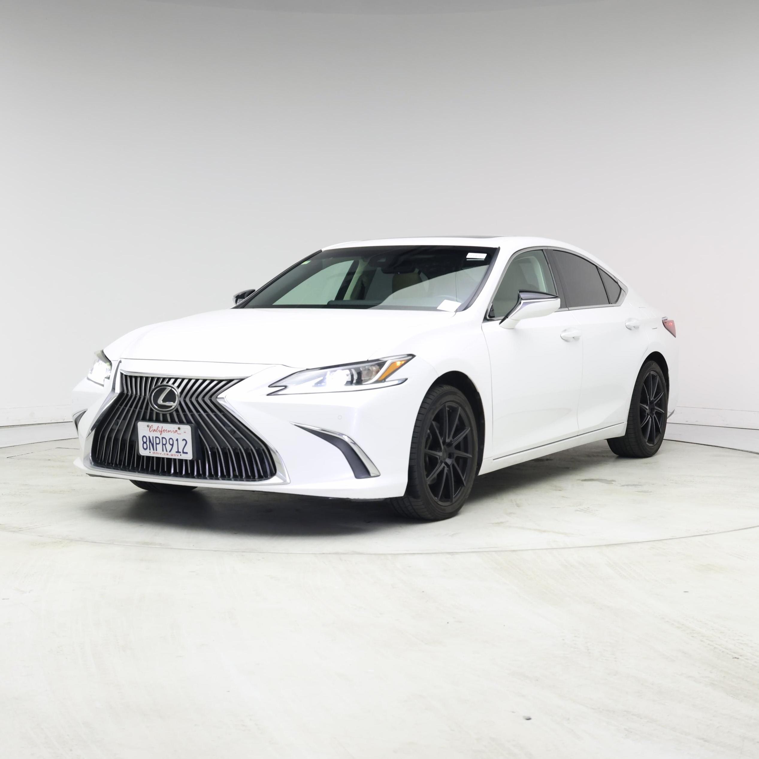 Thumbnail: 2020 Lexus ES - 4