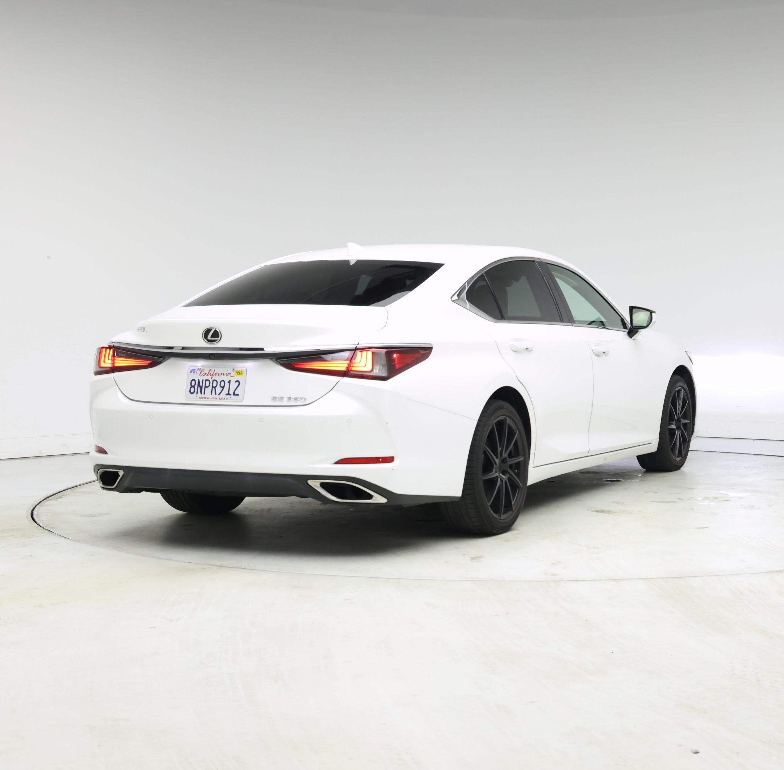 Thumbnail: 2020 Lexus ES - 8