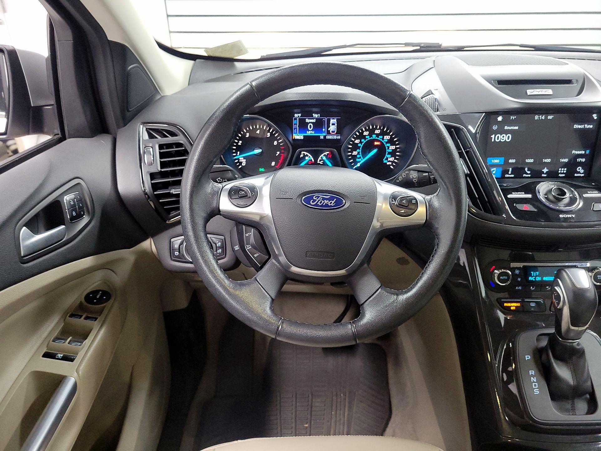 Thumbnail: 2016 Ford Escape - 10